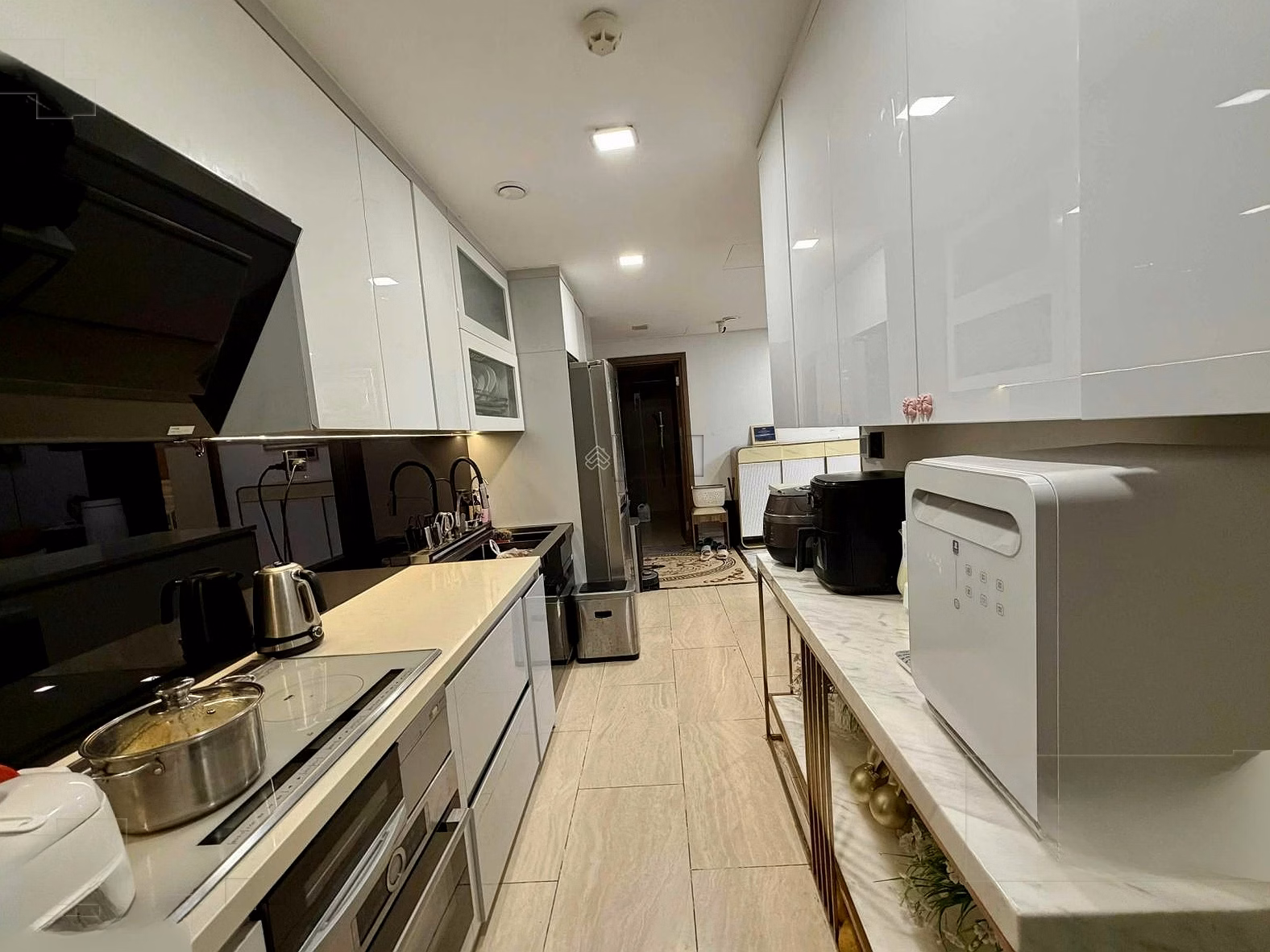 The owner sells 2 apartments in building B Rivera Park Hanoi, 69 Vu Trong Phung, Thanh Xuan