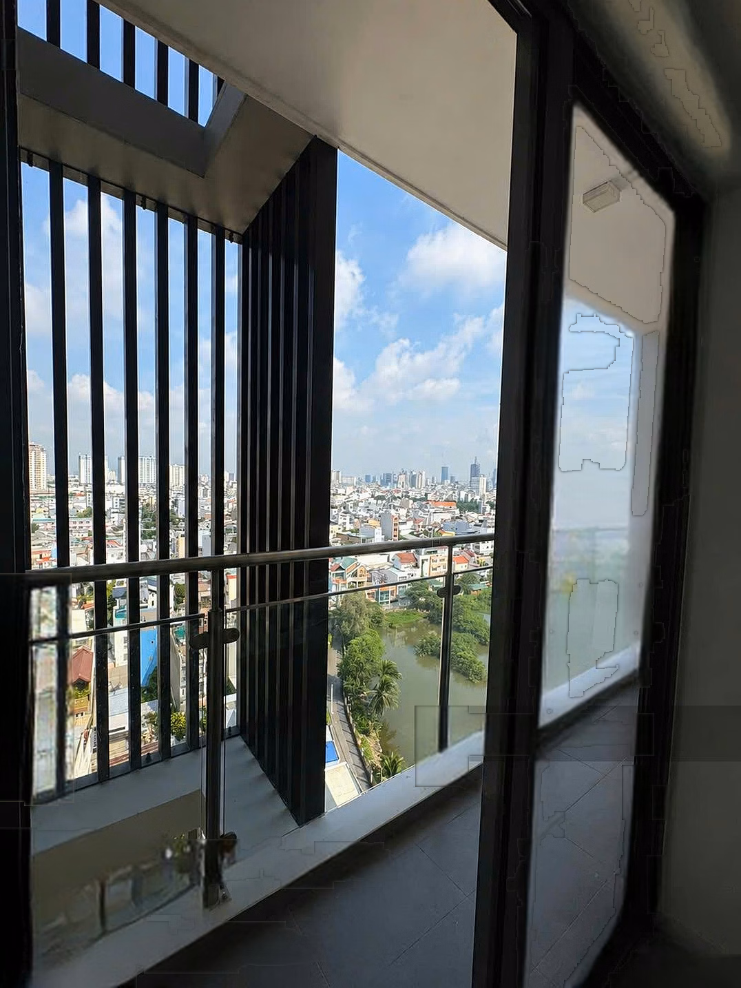 Rare: Ascent Lakeside, 12th floor, direct view of the lake + Landmark 81, top quality 8.1 billion, 0985 519 ***