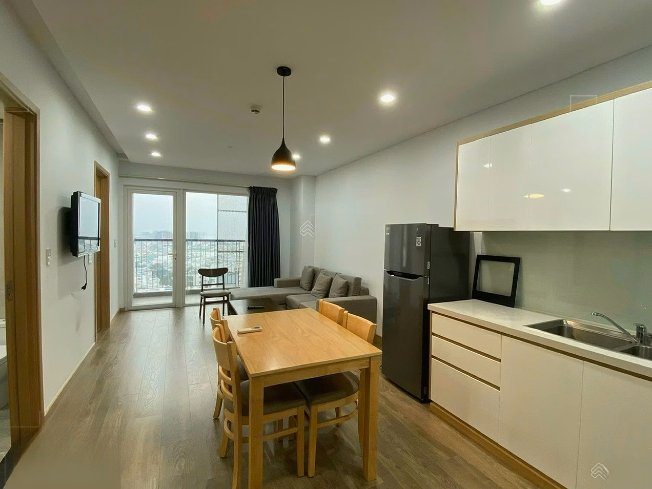 Owner sells 2 bedroom apartment - sea view at F.Home Da Nang Building