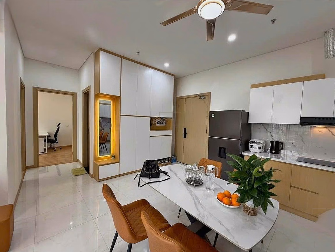 Ch for rent on Nguyen Xi street, 2 bedrooms/ ready book price 2 billion, full furniture, 70% loan. 0799 303 *** Ngoc