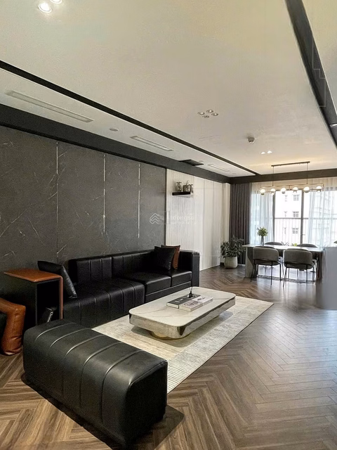 Owner rents Vimeco CT4 apartment super wide 300m2 4 bedrooms fully furnished for only 30 million