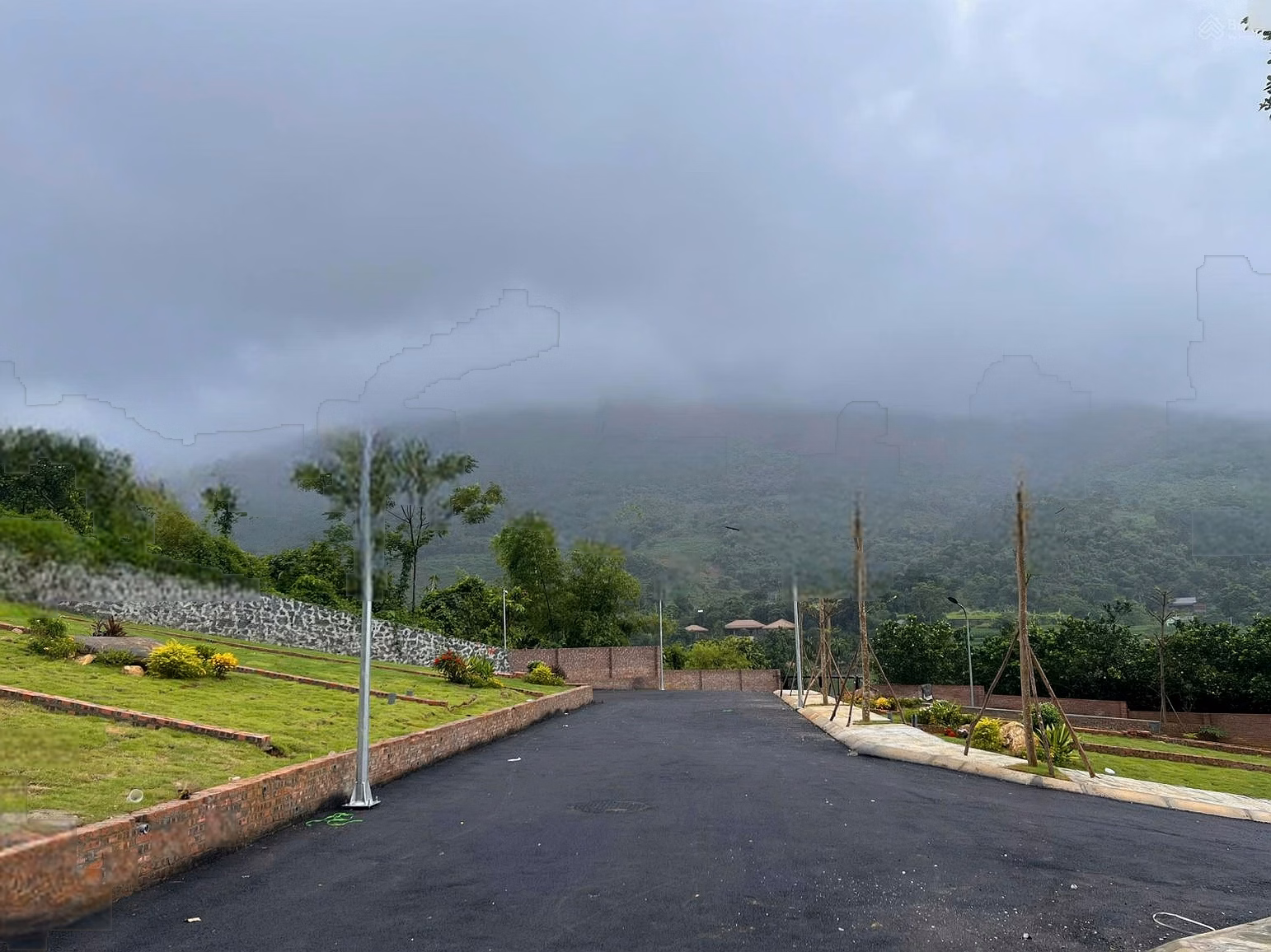Hoa Lac resort land for sale, mountain view, cloud hunting - 150m2 - asphalt road - price only 18 million/m2