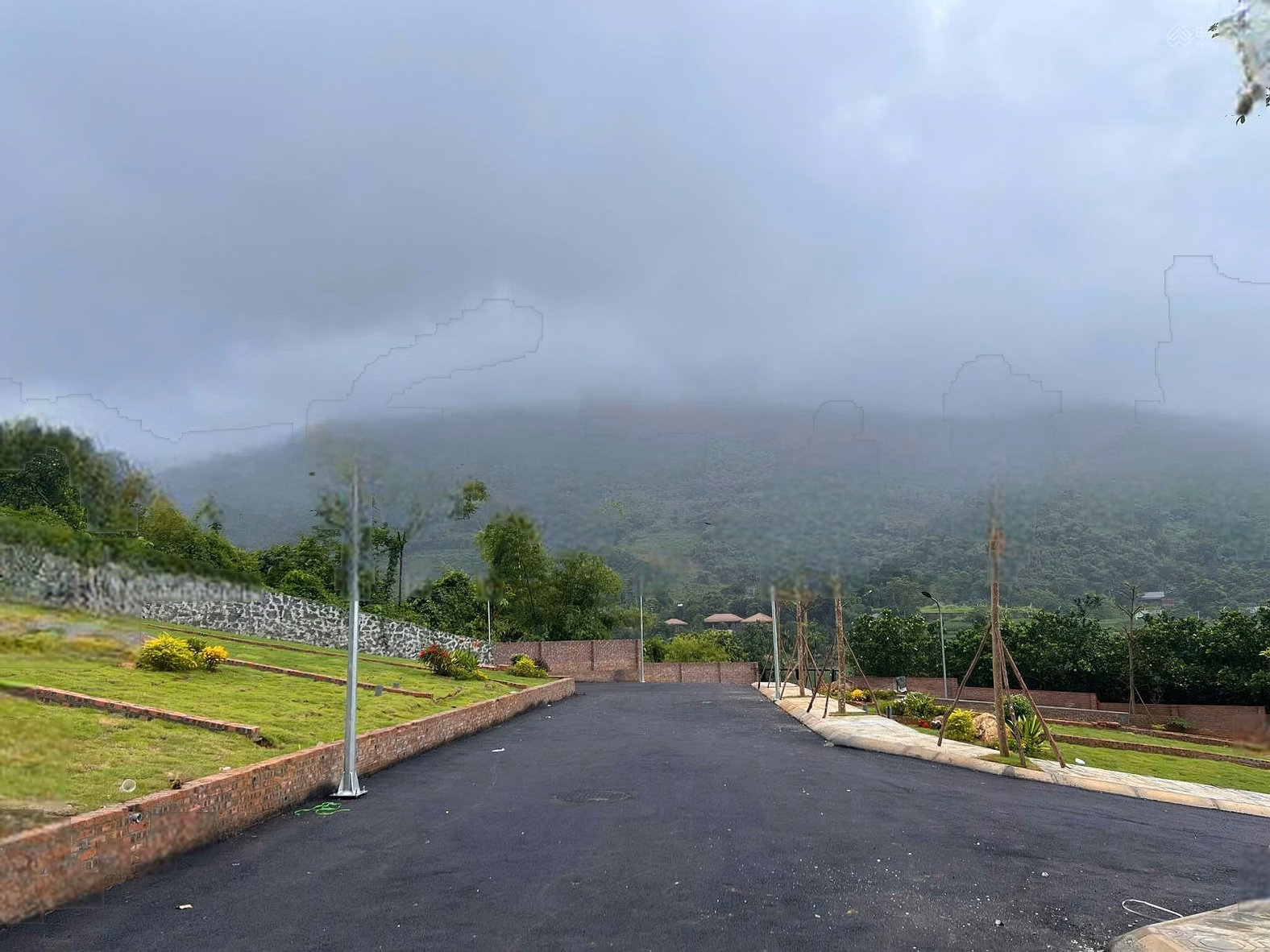 Hoa Lac resort land for sale, mountain view, cloud hunting - 150m2 - asphalt road - price only 18 million/m2