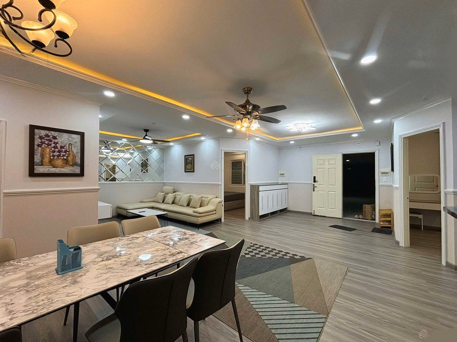 Selling 4 bedroom apartment (2 pine dams) in Muong Thanh Khanh Hoa