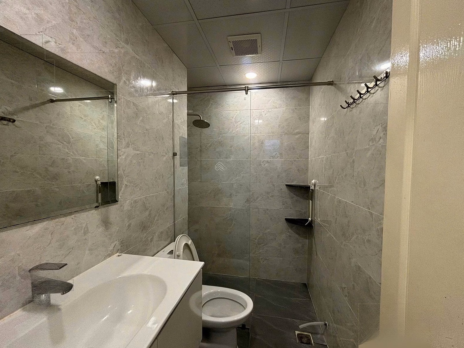 Selling 4 bedroom apartment (2 pine dams) in Muong Thanh Khanh Hoa