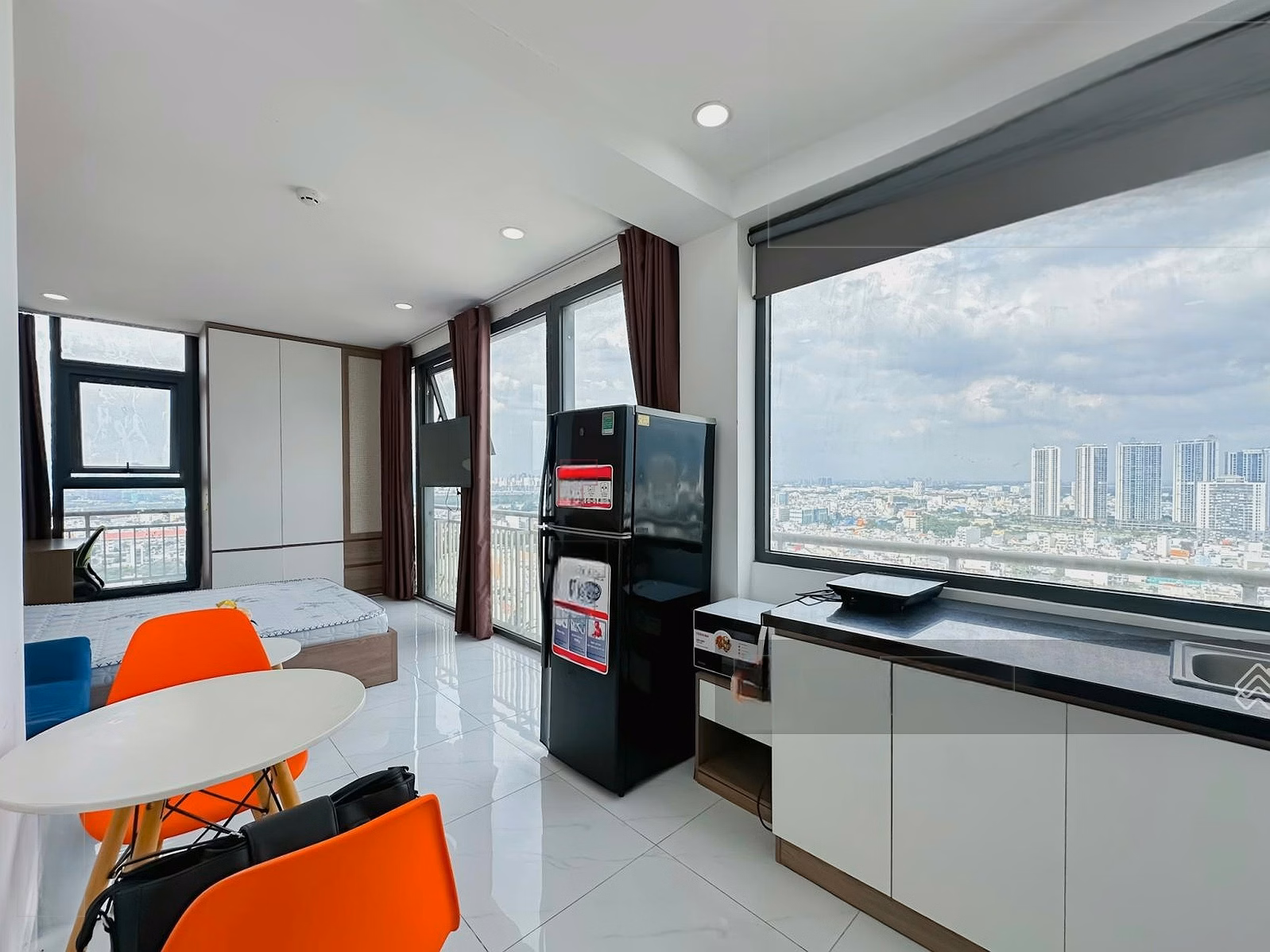 Apartment with balcony/full window near TDTU, Rmit, Himlam, Export Processing Zone, Lotte District 7 - Free room search support