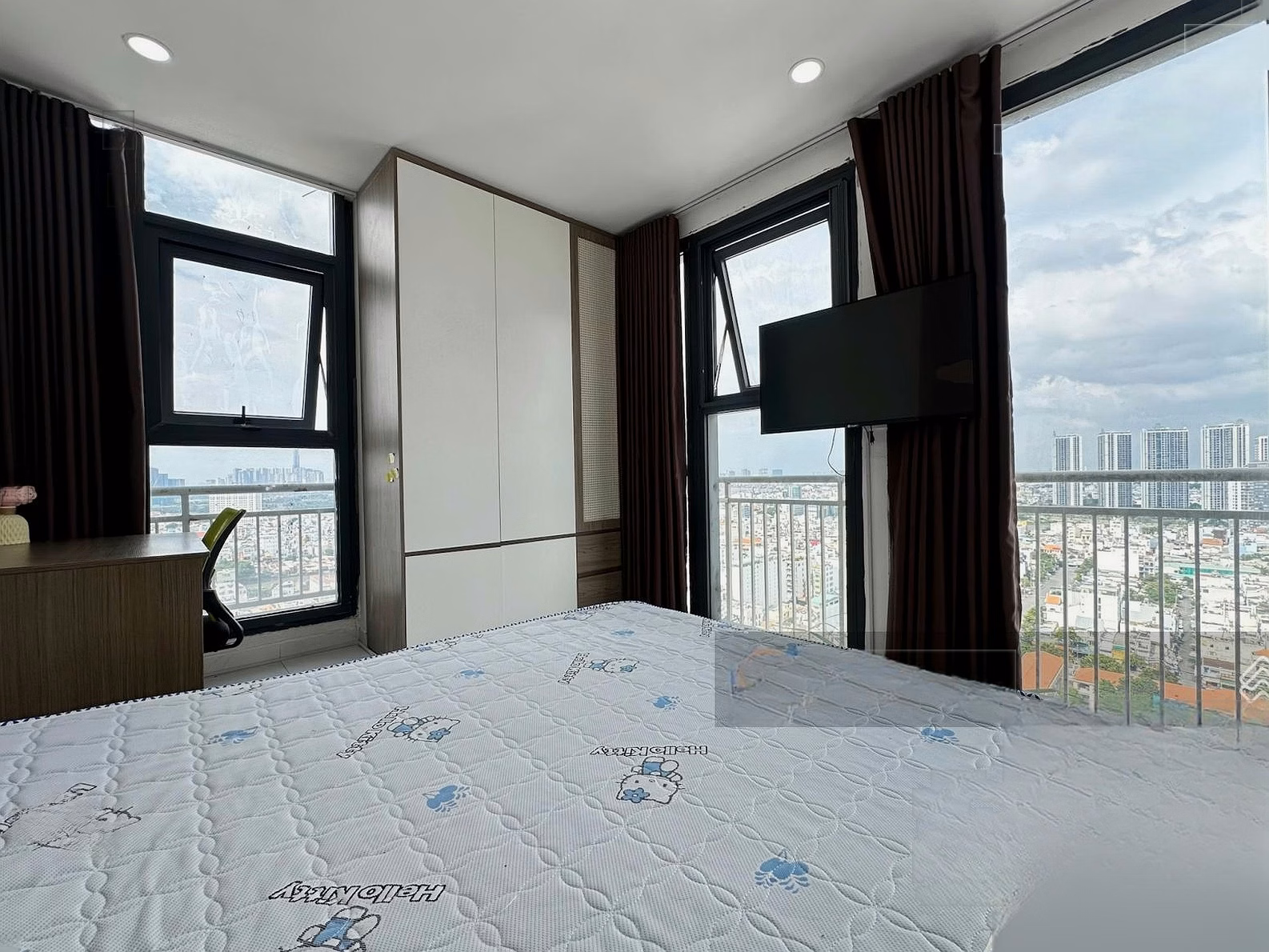 Apartment with balcony/full window near TDTU, Rmit, Himlam, Export Processing Zone, Lotte District 7 - Free room search support