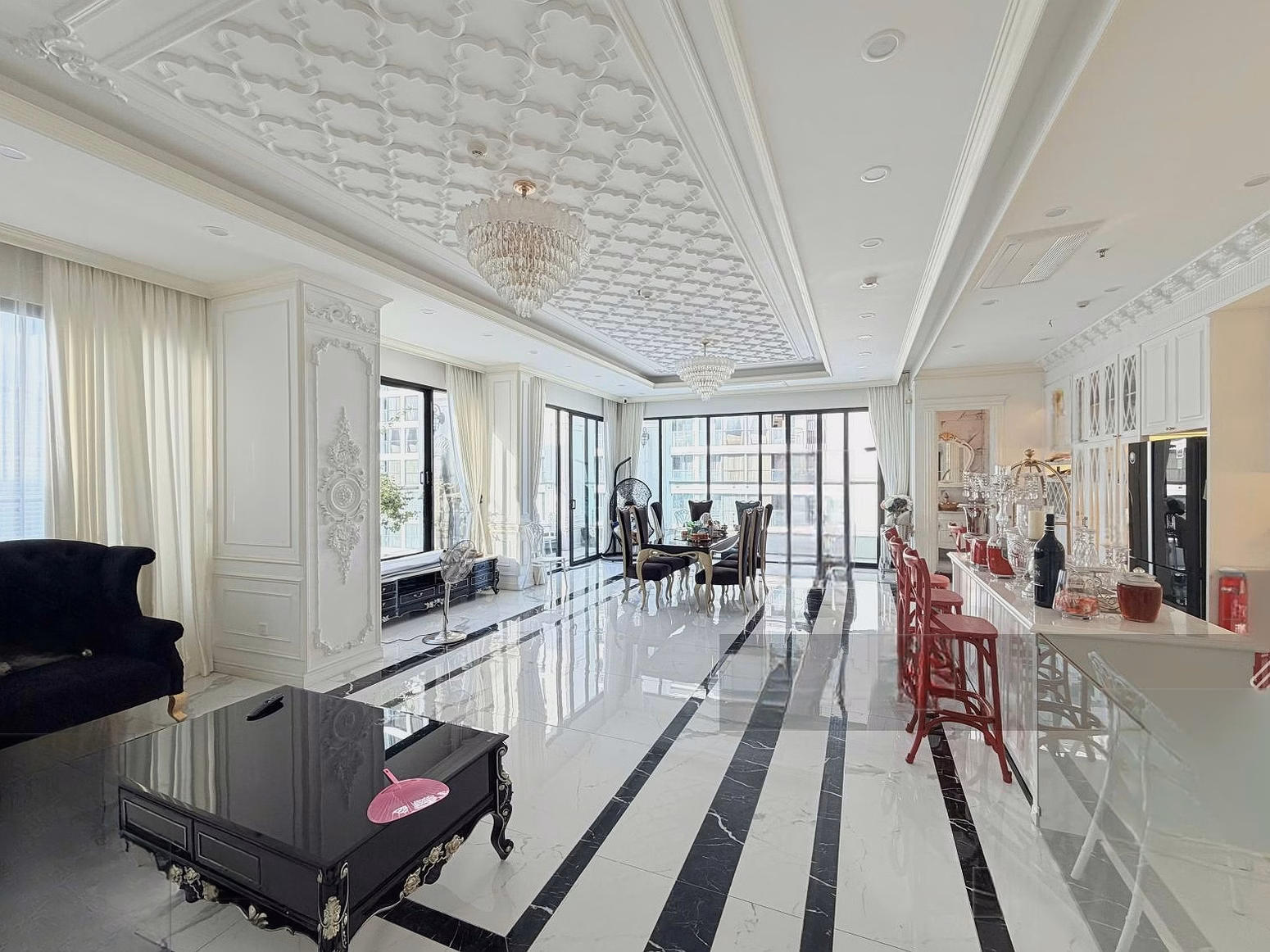 LVCC - Pent house for sale at Hud Building NTT Fully furnished with extremely classy sea and city views