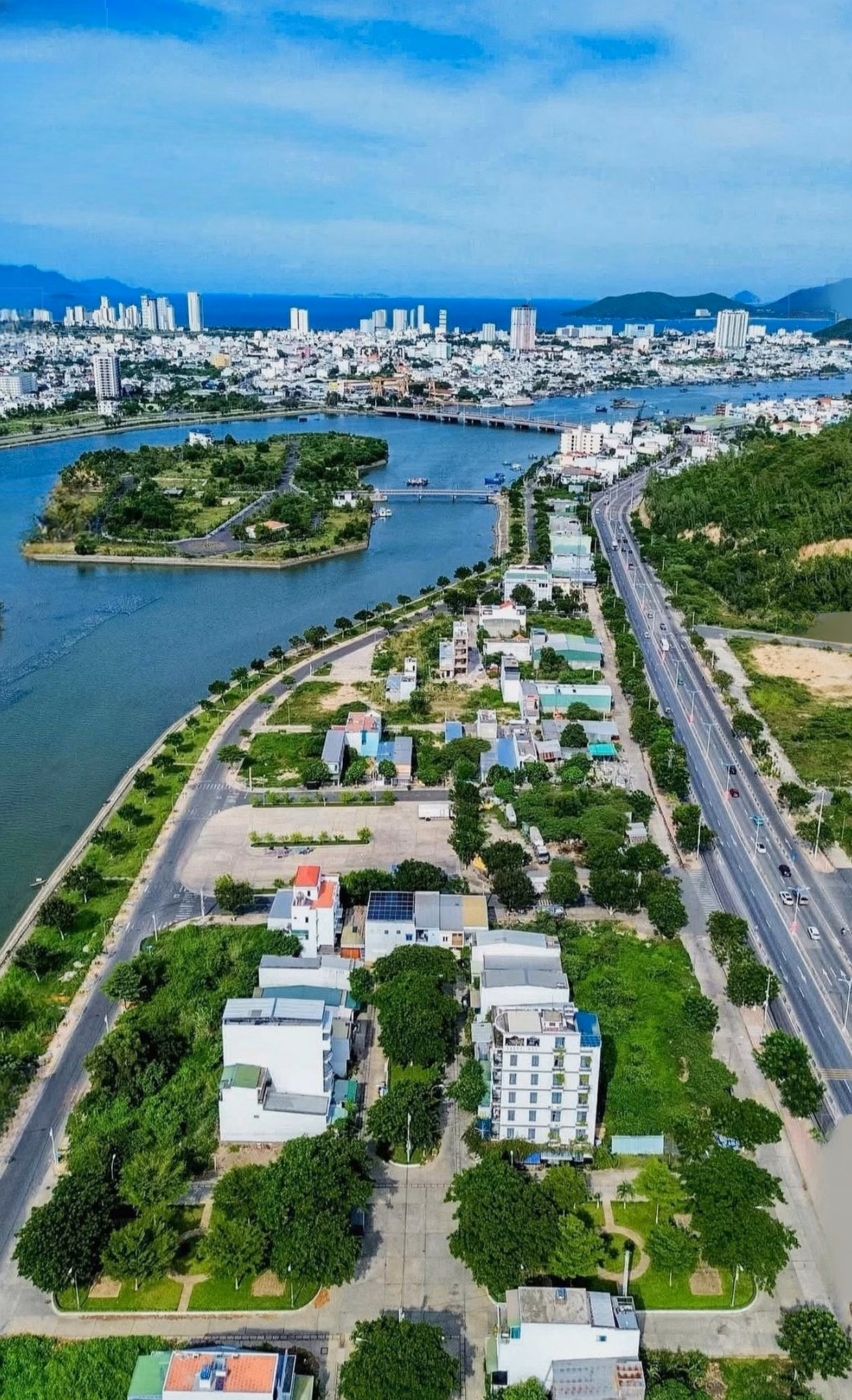 Specializing in Sun Nha Trang Project - Accepting consignments SHOULD E There are many beautiful apartments at very good prices - Ngan: 0388 453 ***