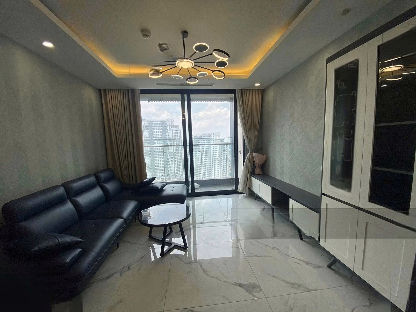 Quick rental 2-bedroom fully furnished apartment in Sunshine City, high floor 80m2