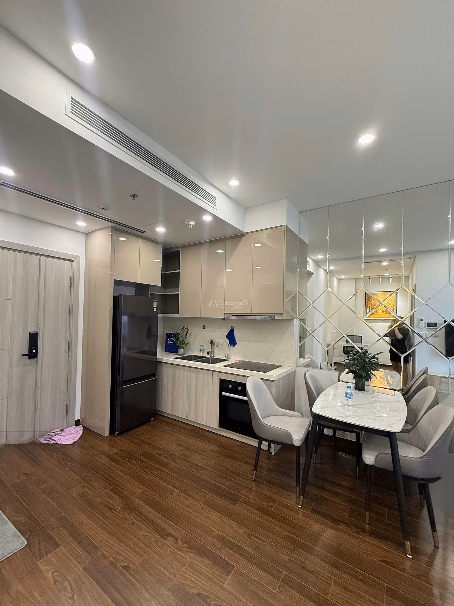Need to rent 1N1W + 1 apartment at Masteri West Heights building for 10 million fully furnished, free parking service
