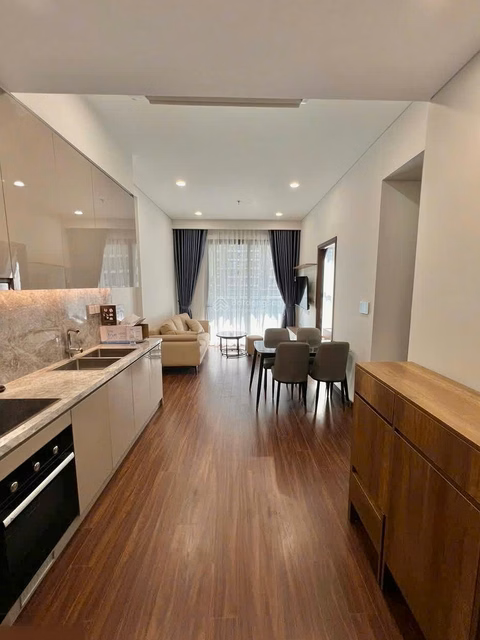 Owner sent to rent 2 bedrooms, 2 bathrooms, Masteri Waterfront, high-class subdivision, full of beautiful furniture, reception, security 10.5 million