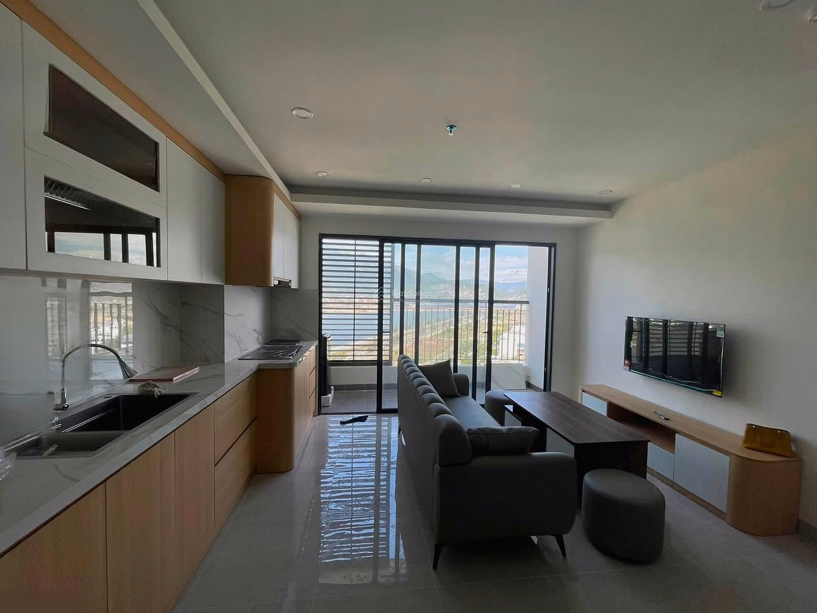 Corner apartment for rent with 2 bedrooms and 2 high floors with river view and fireworks view Full new furniture Rental price 12 million