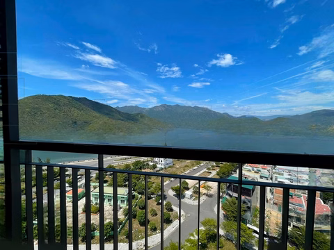 Corner apartment for rent with 2 bedrooms and 2 high floors with river view and fireworks view Full new furniture Rental price 12 million