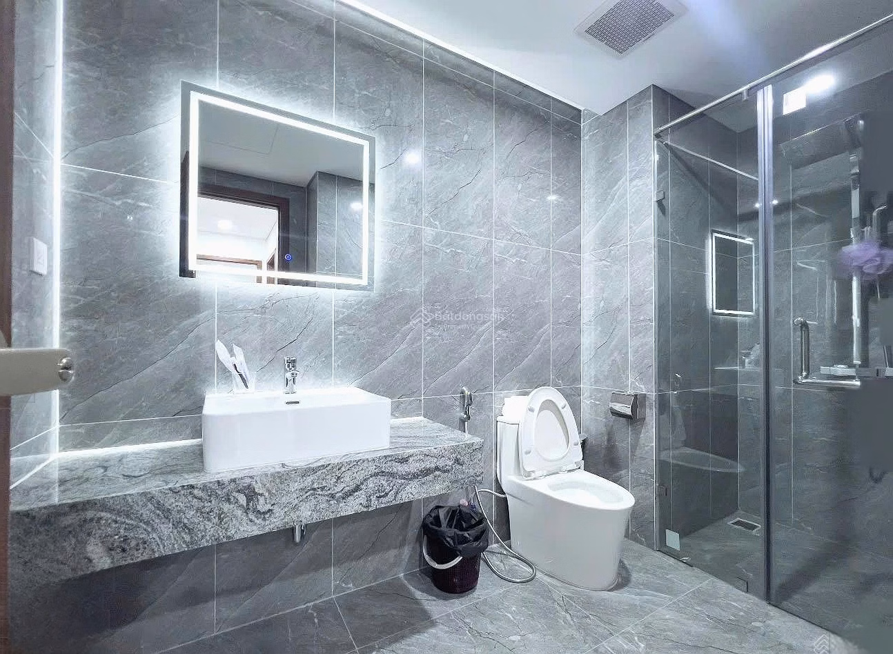 Need to rent apartment fund in My Dinh center, Capital Elite, 18 Pham Hung, 3 bedrooms, basic to fully furnished