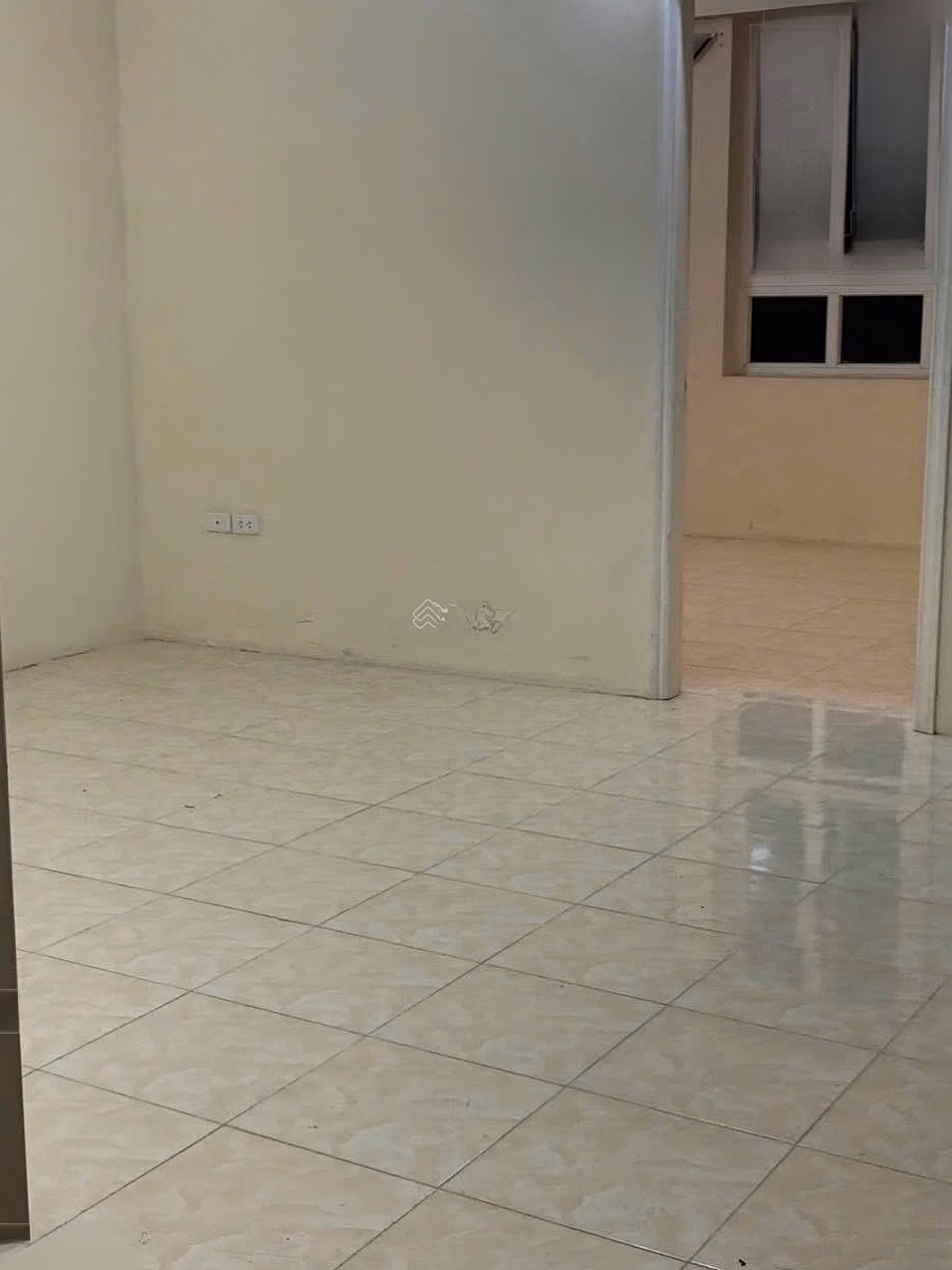 Urgent sale corner apartment C13 Khuyen Luong 54m², 2 bedrooms, 2 balconies, red book available