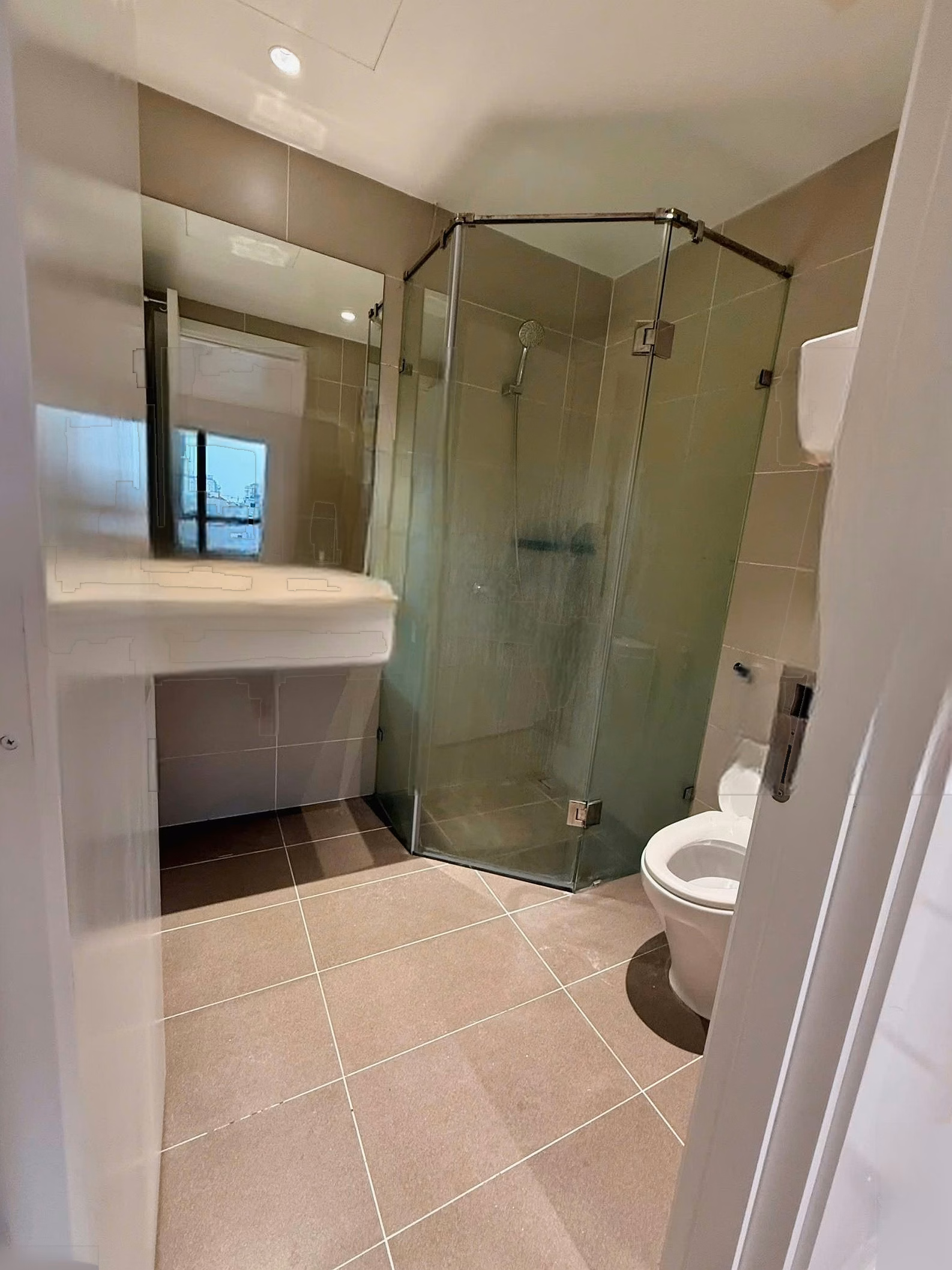 2 bedroom apartment for rent at Kosmo Xuan La apartment building, price 14 million/month***