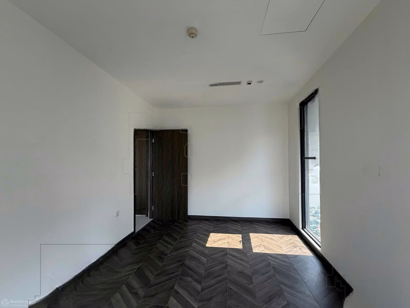 Selling 2 bedrooms The Beverly river view 4ty799 including taxes and fees corner apartment - can be sold to foreigners
