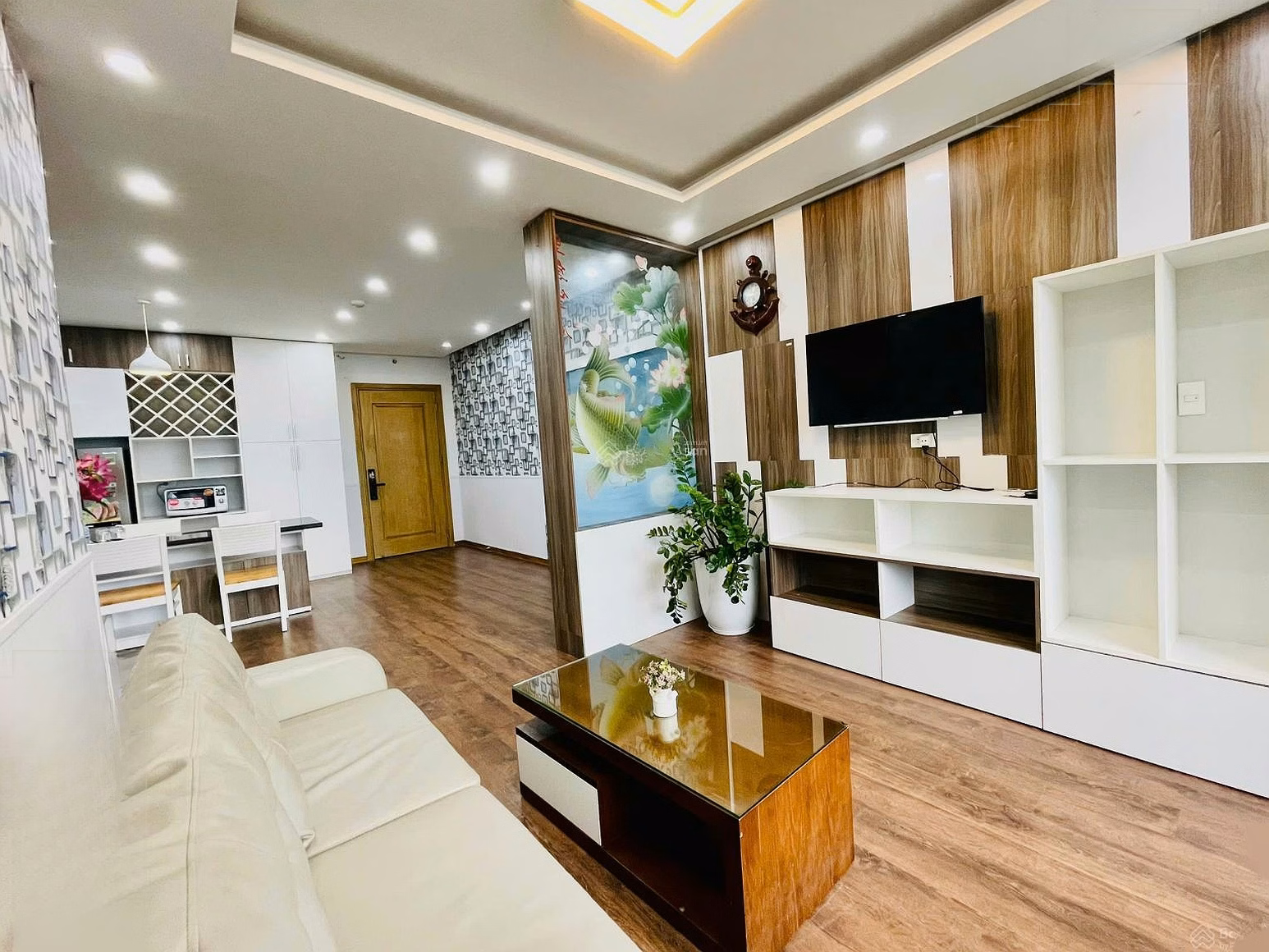 Muong Thanh apartment for rent directly facing My Khe beach, Da Nang city
