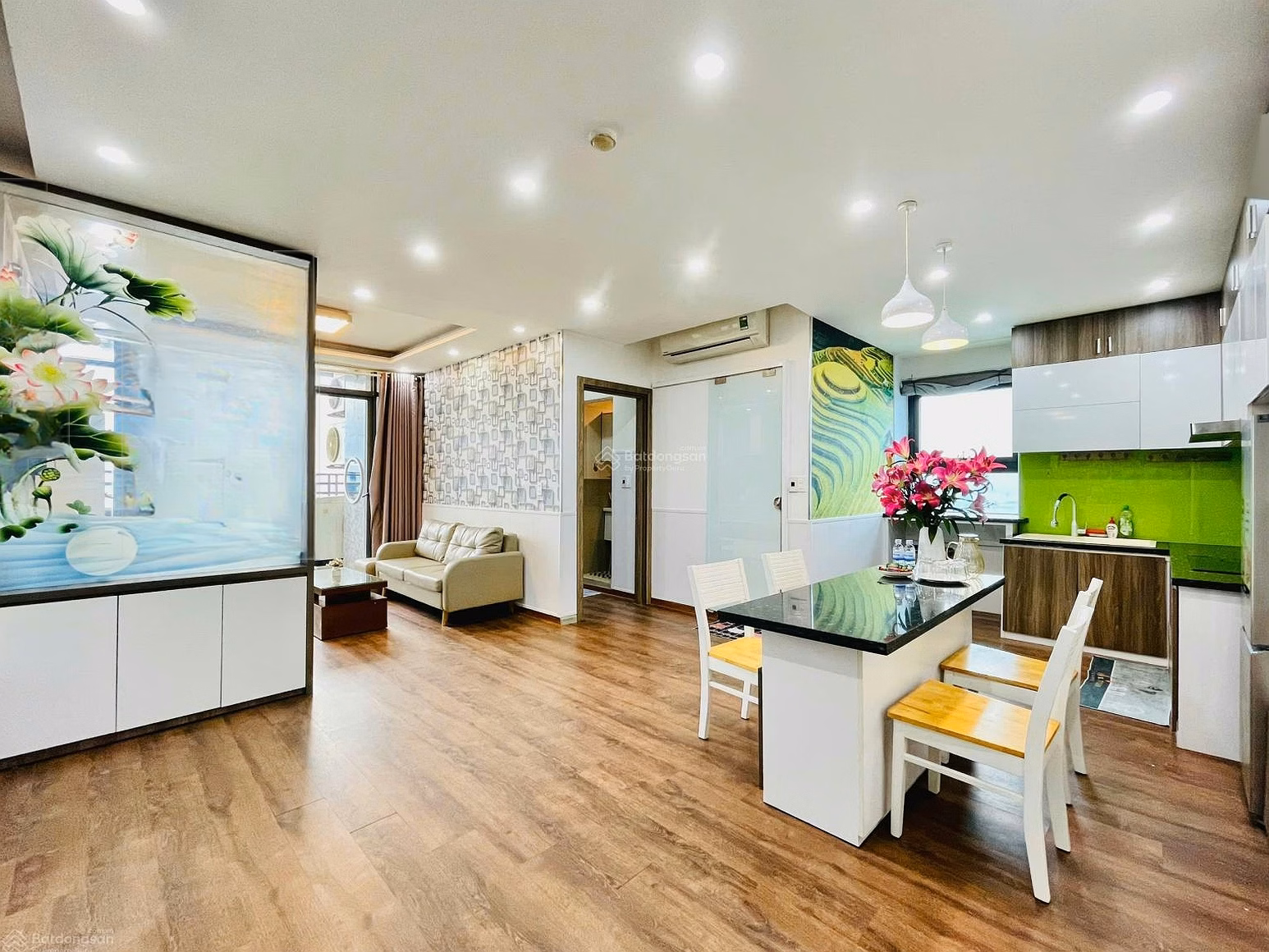 Muong Thanh apartment for rent directly facing My Khe beach, Da Nang city