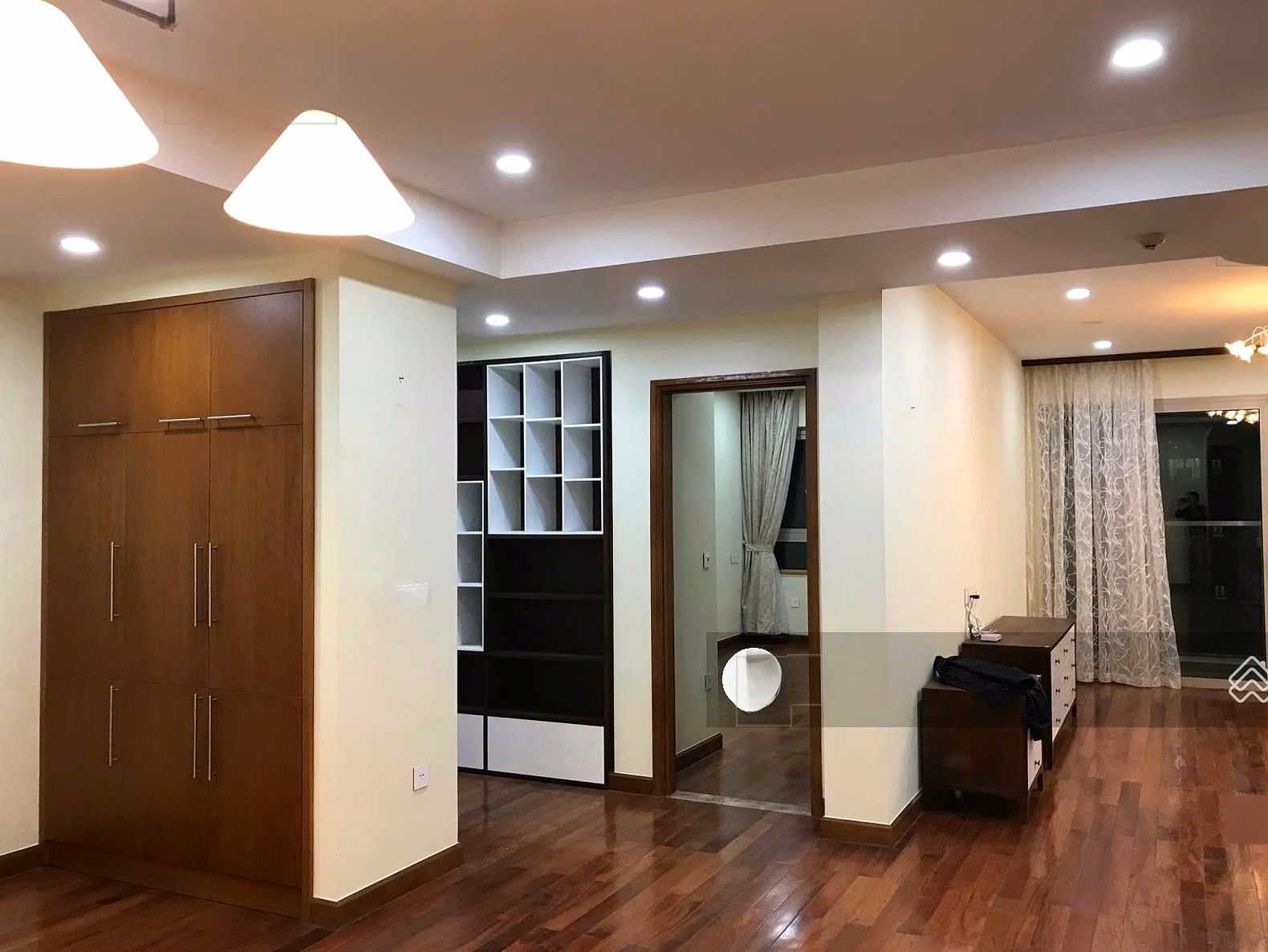 Mandarin Garden apartment for rent, only 25 million, 172m2, 3 bedrooms, 2 bathrooms, super hot basic furniture