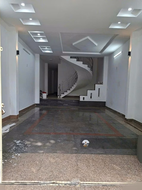 2-storey house for rent on street: Han Thuyen - Large living room - 4 bedrooms - Nearly April 30