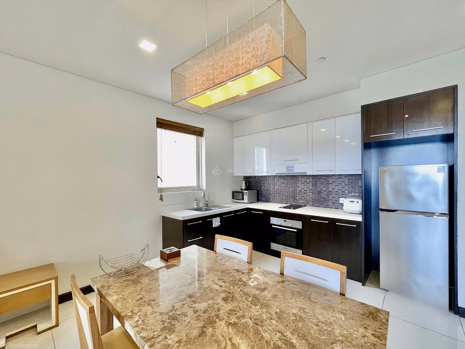 The Costa 1-bedroom apartment has spacious space right on Tran Phu beach