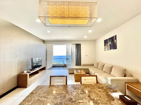 The Costa 1-bedroom apartment has spacious space right on Tran Phu beach