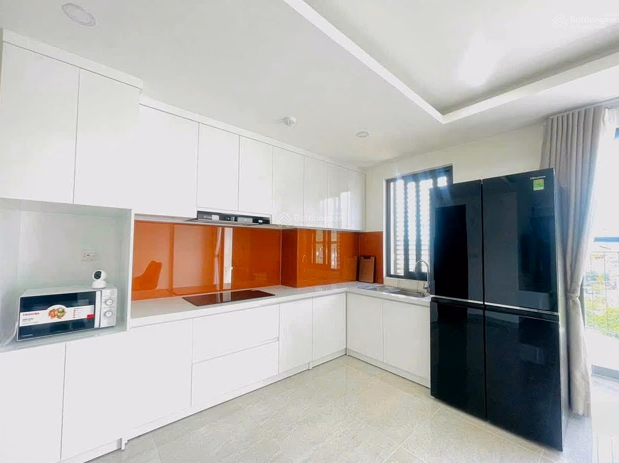 Corner apartment for rent with 3 bedrooms, 2 bathrooms, fully furnished, CCU Phuoc Long, area: 88m2, rental price 17 million/month