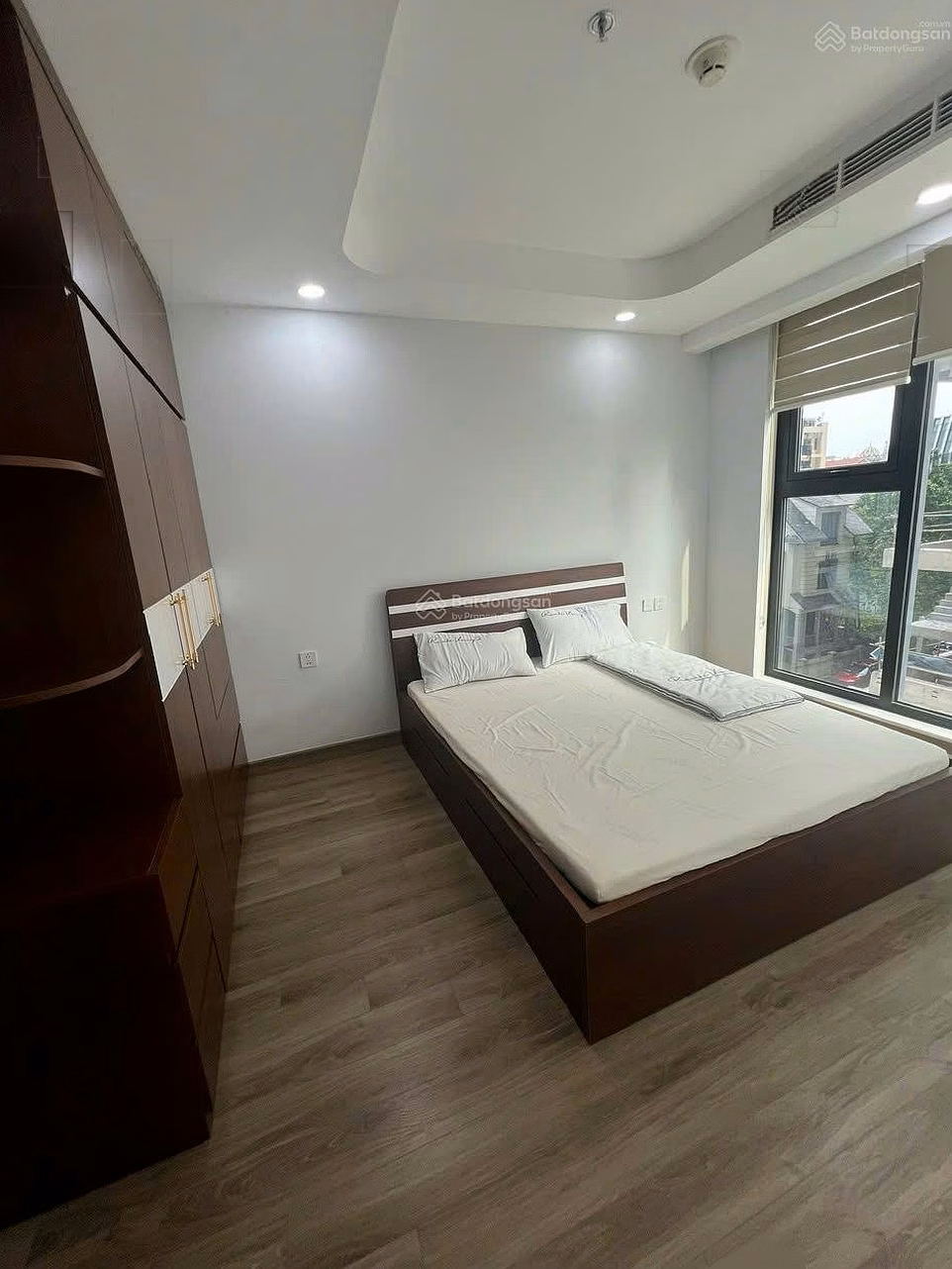 3 bedroom apartment for rent - 122m2/ Original furniture/ City view/ Price: 26 million/month/***