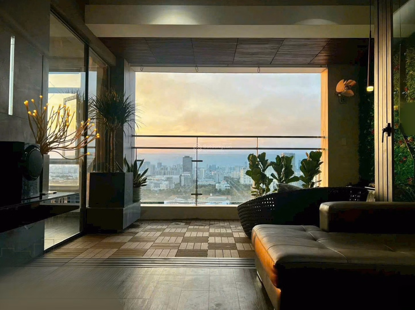 Selling Riverside Residence luxury apartment with super luxurious design, beautiful view on high floor