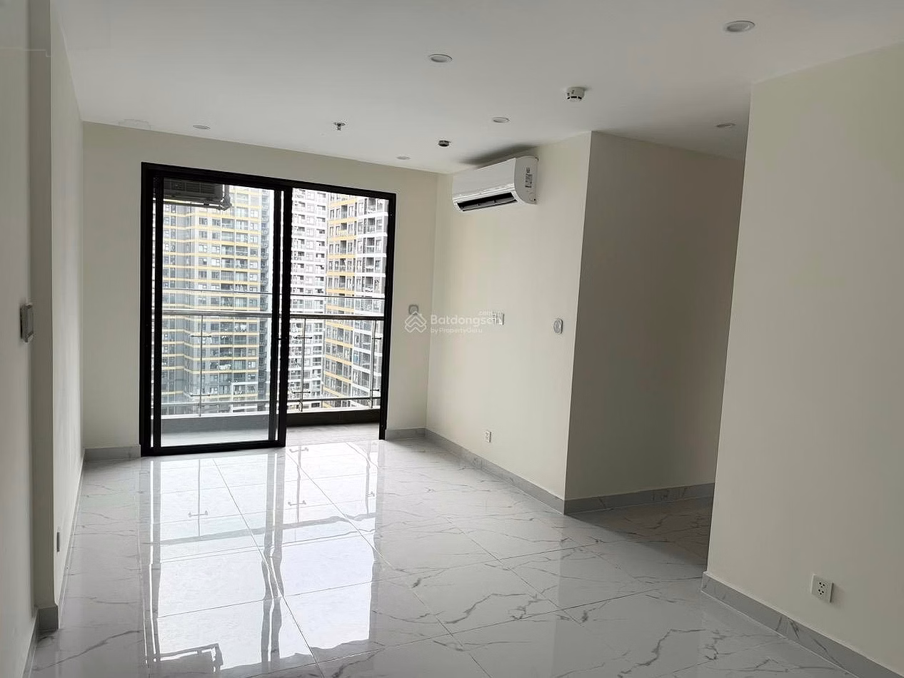 Selling a 3-bedroom corner apartment for only 4,490 billion at Beverly Solari - Signing the Sales Contract with the Investor
