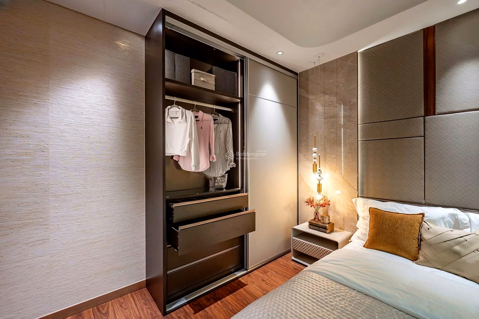 The Privé - Up to 21.5% discount - 5-year interest rate support - Prepayment only 600 million - 1.2 billion