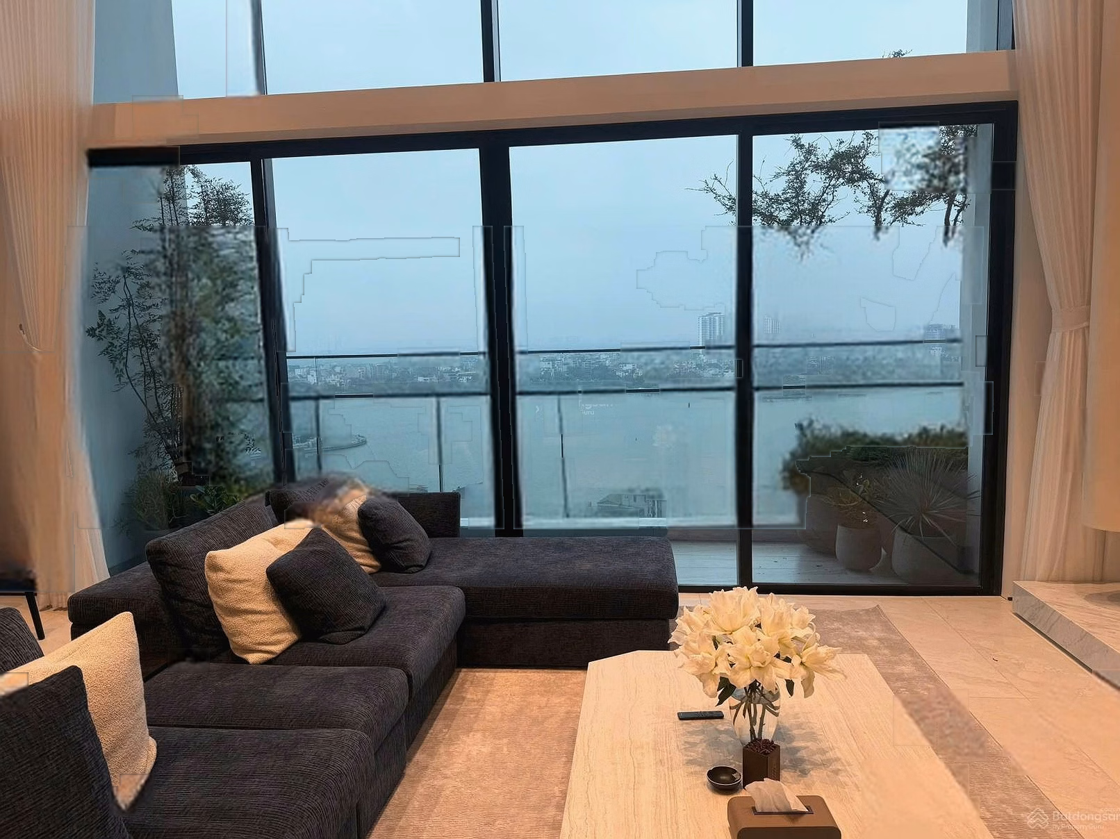 I am authorized to rent apartments with West Lake view, Studio apartments, 1-4 bedrooms, Duplex, Penthouse