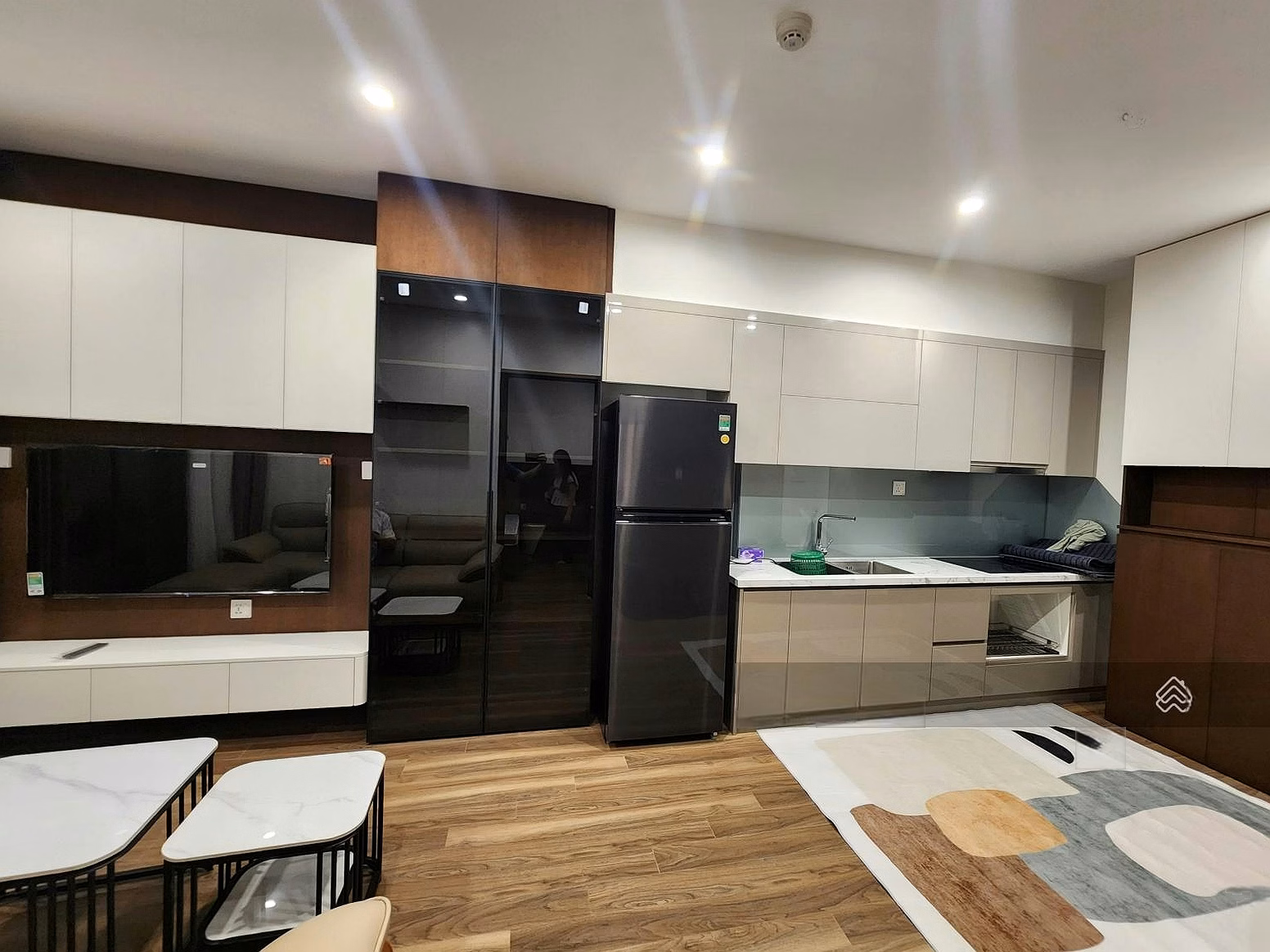 Brand new 1 bedroom apartment with 2 balconies at ZR3