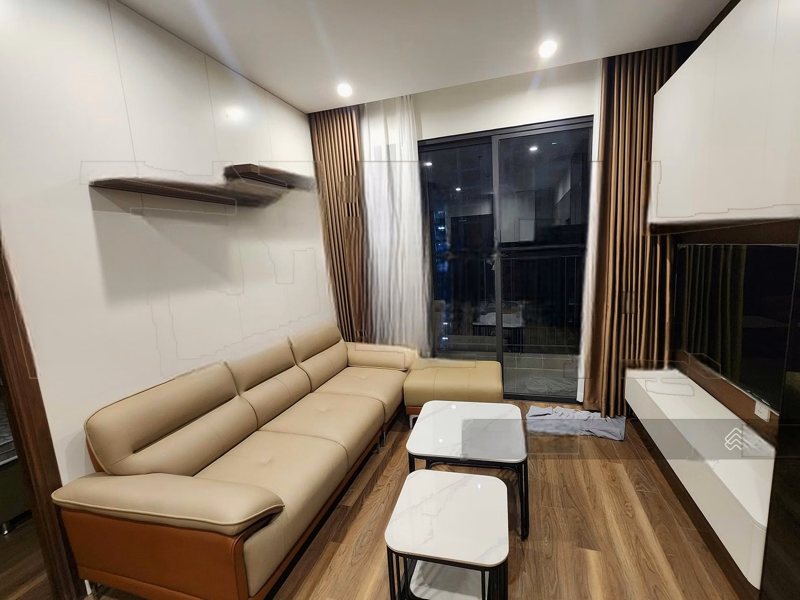 Brand new 1 bedroom apartment with 2 balconies at ZR3