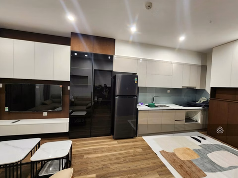 Brand new 1 bedroom apartment with 2 balconies at ZR3