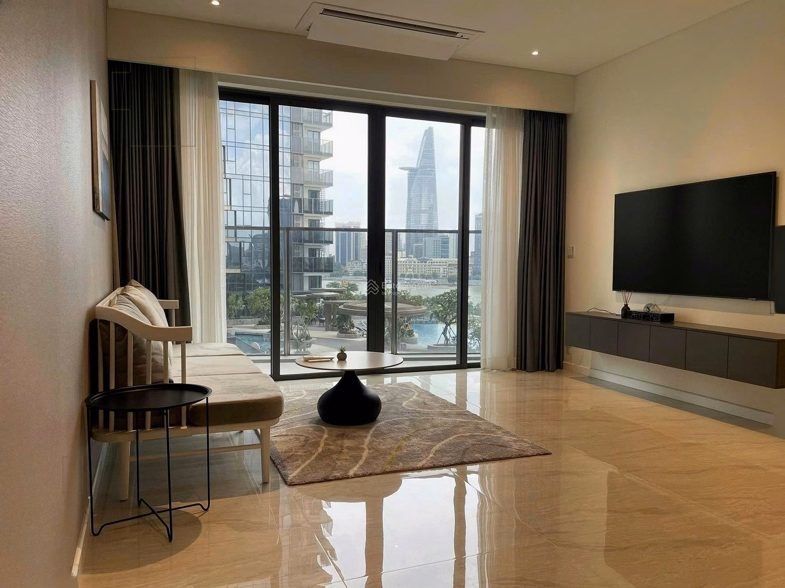 The Opera - Metropole: Selling 2 bedroom apartment with beauty queen view