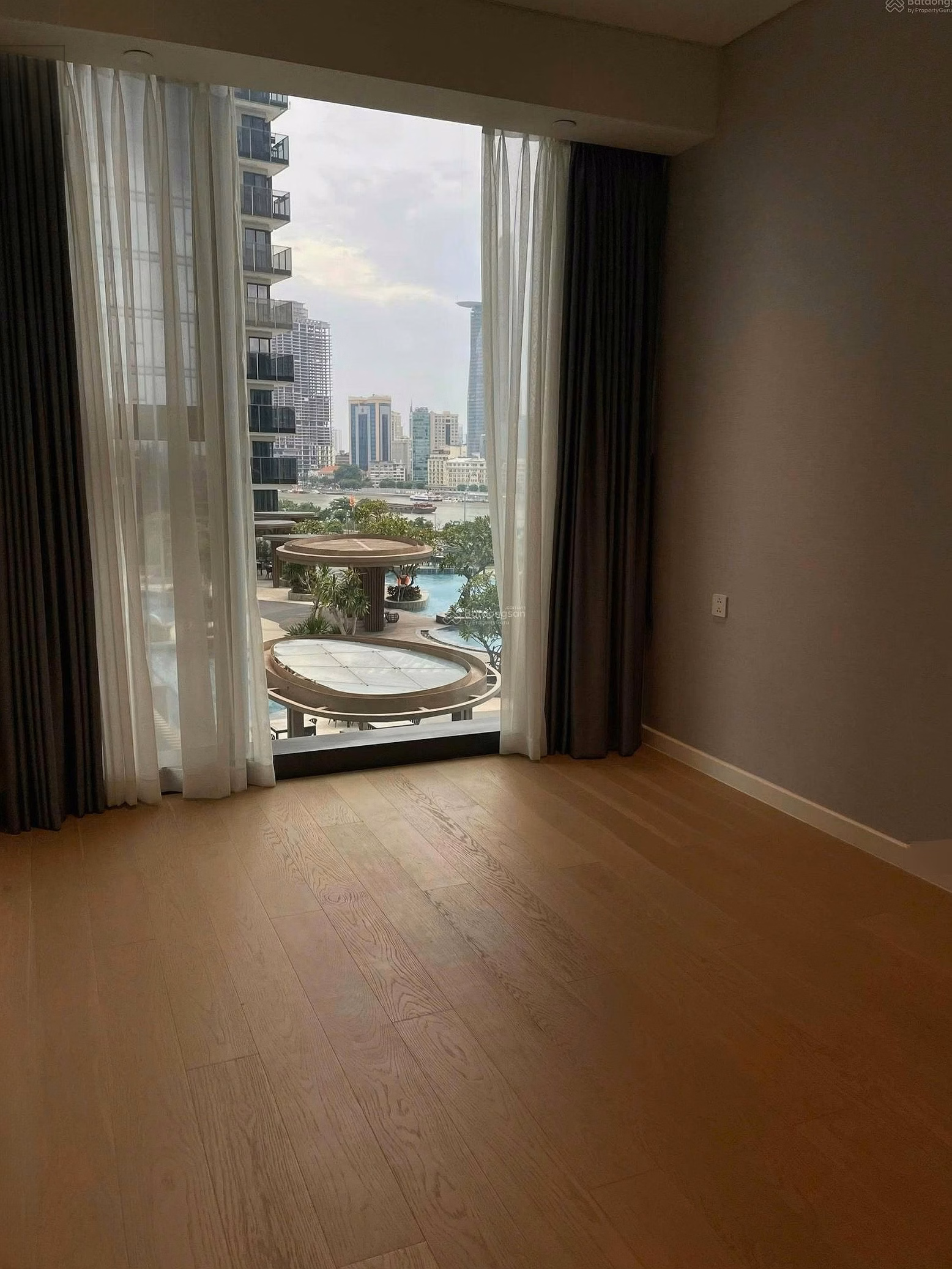 The Opera - Metropole: Selling 2 bedroom apartment with beauty queen view