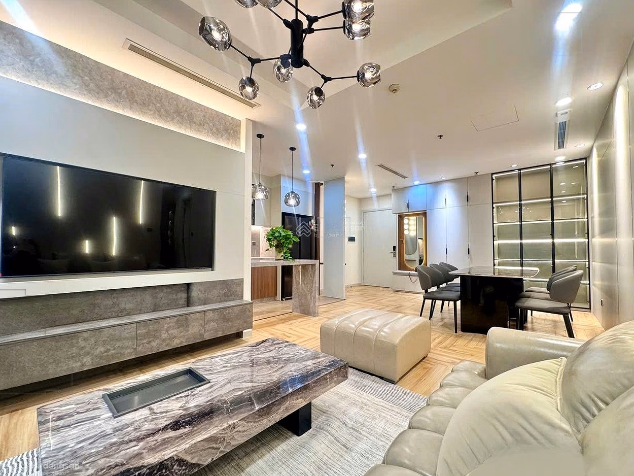Hold 99% of shopping carts selling Vinhomes Central Park from 1 bedroom = 5.4 billion; 2 bedrooms=from 8.5 billion; 3 bedrooms = 12.5 billion; 4 bedrooms = 17 billion