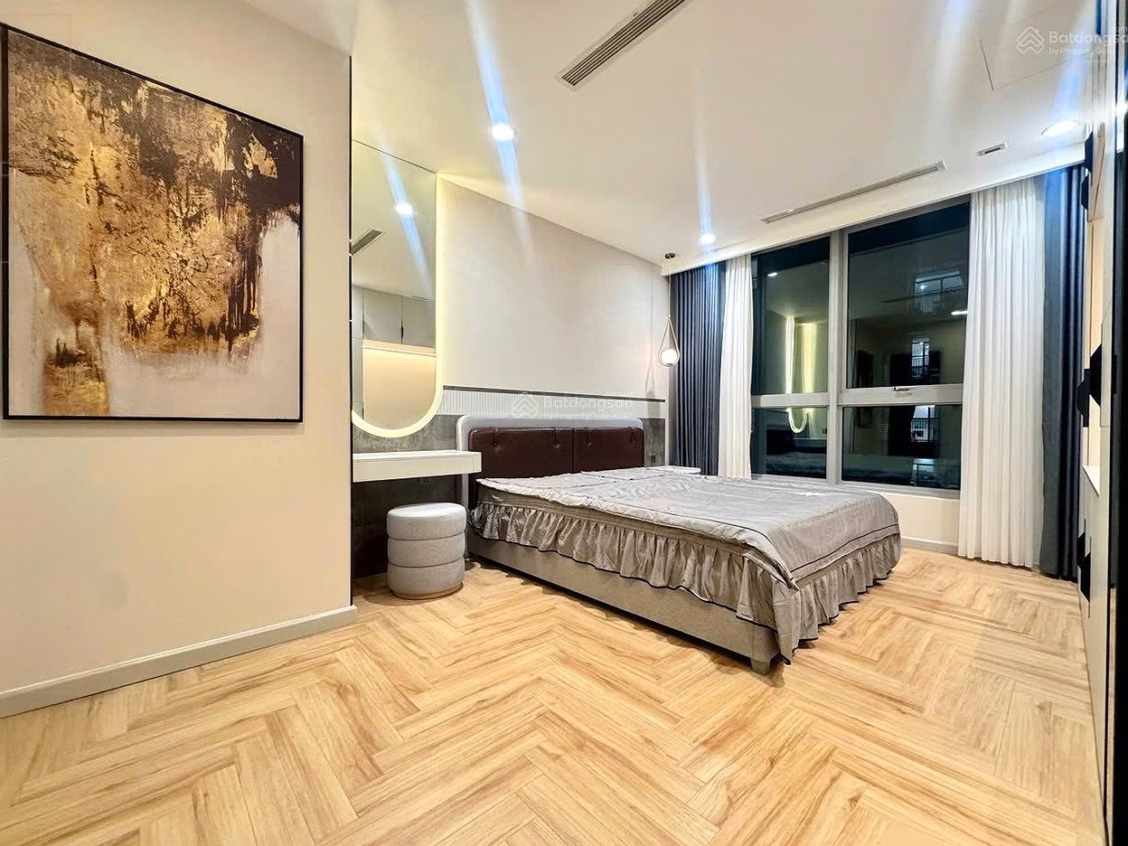 Hold 99% of shopping carts selling Vinhomes Central Park from 1 bedroom = 5.4 billion; 2 bedrooms=from 8.5 billion; 3 bedrooms = 12.5 billion; 4 bedrooms = 17 billion