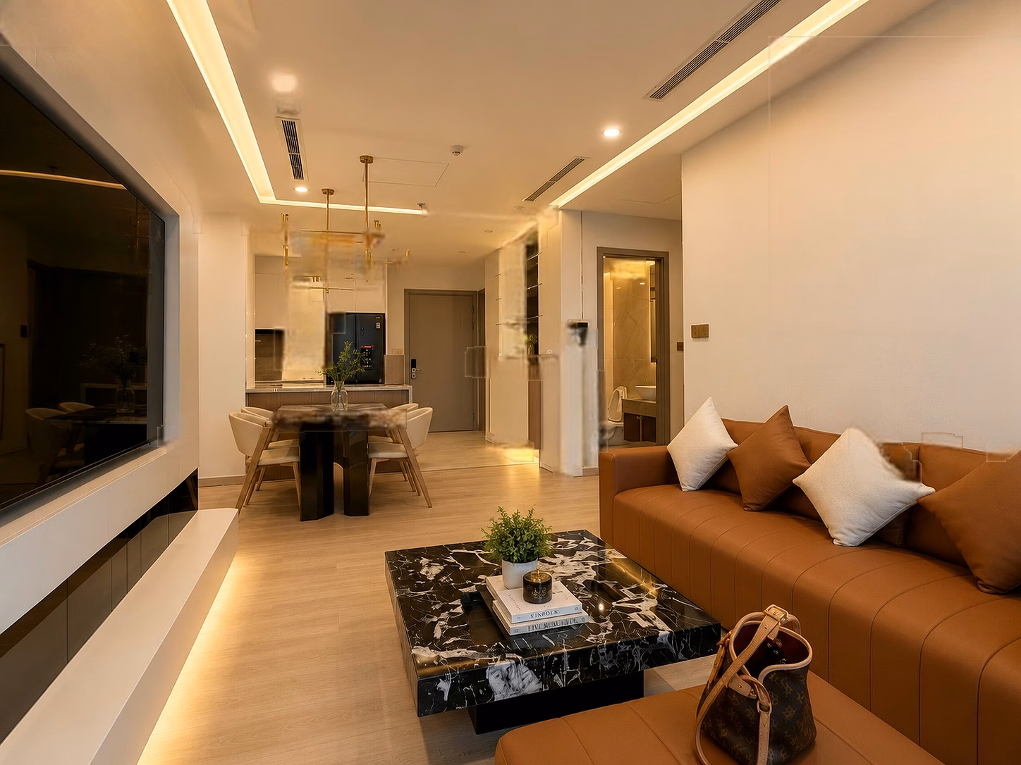 Specializing in cheap Vinhomes Central Park apartments for rent: 1 bedroom=16 million, 2 bedrooms=21 million, 3 bedrooms=30 million, 4 bedrooms=48 million