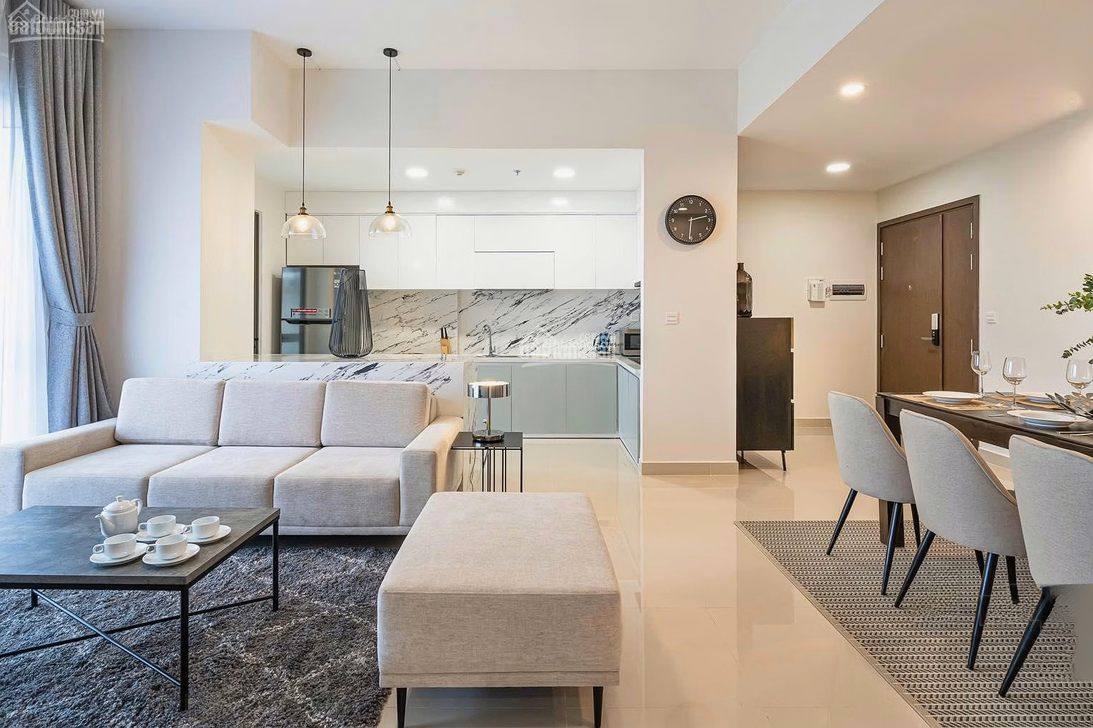 Oriental Plaza apartment for sale at 685 Au Co, area 78m2=2 bedrooms=3 billion 8, 105m2=3 bedrooms=4 billion 9 pink book*** Huong