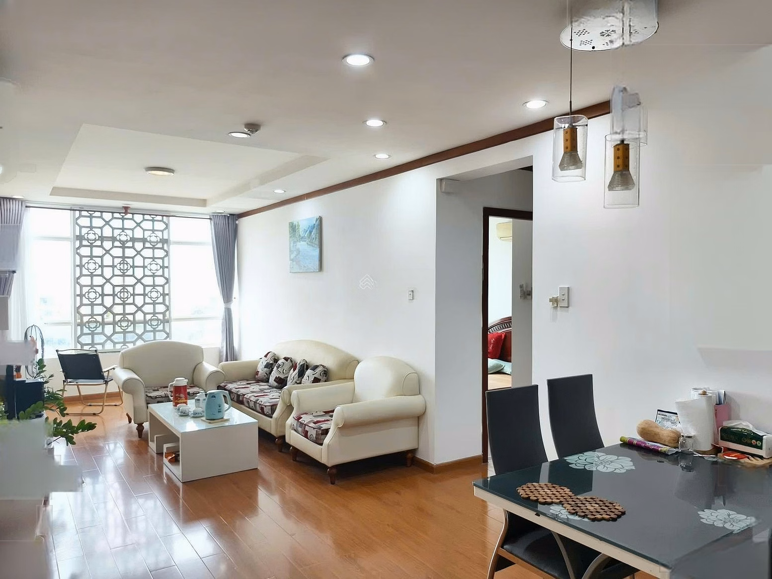 2 bedroom apartment for rent, 94 m2, full lake view, price 12 million, negotiable