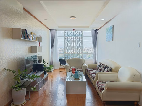 2 bedroom apartment for rent, 94 m2, full lake view, price 12 million, negotiable