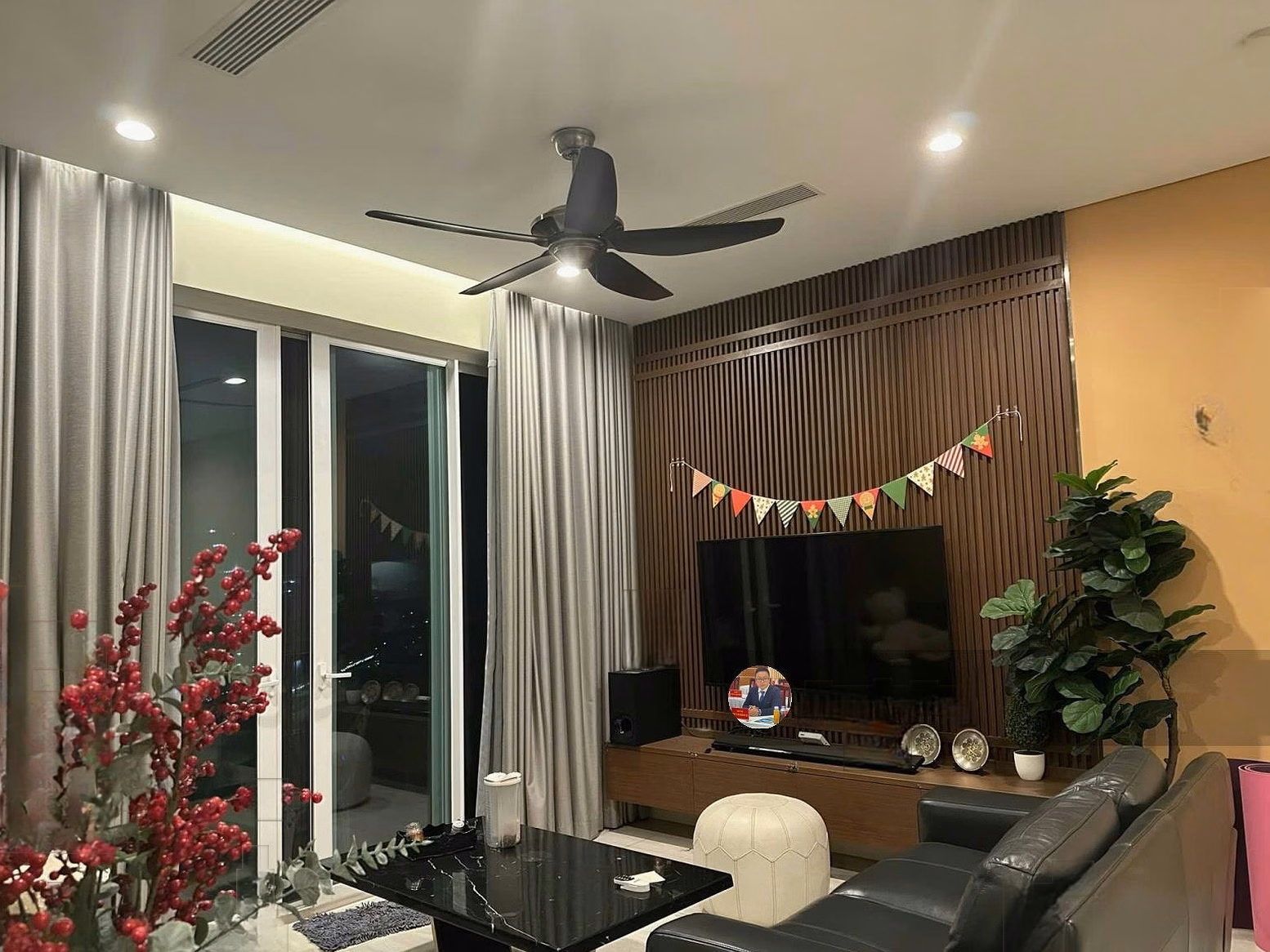 Sadora Luxury Apartment for RENT - 3 Bedrooms - 120m2 View District 1. 35 million/1th (NO CONSTRUCTION NOISE)
