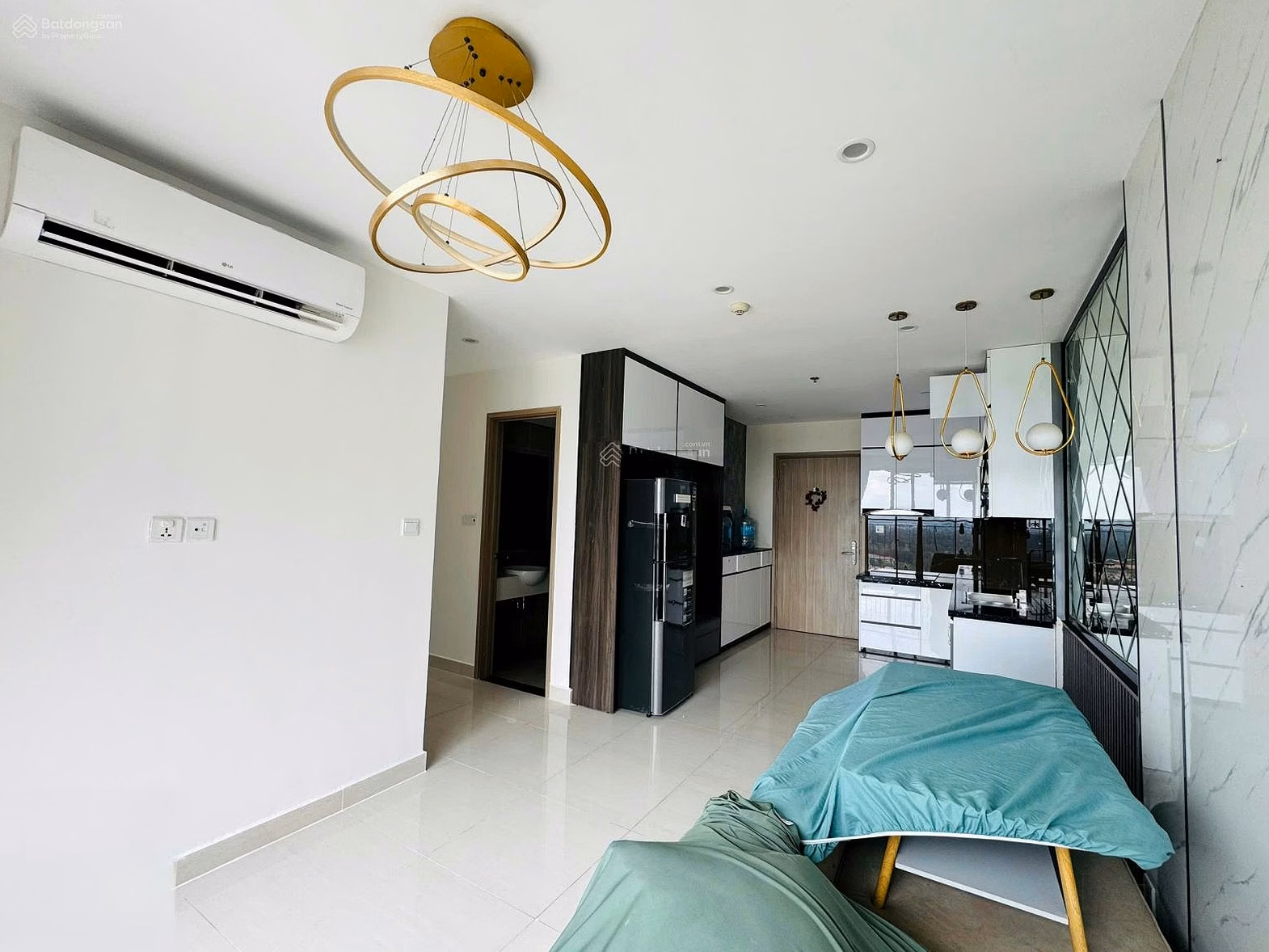 Selling a 3-bedroom apartment with all views to the river, open view, fully furnished, high-class furniture, ready-made books, Rainbow Vinhomes