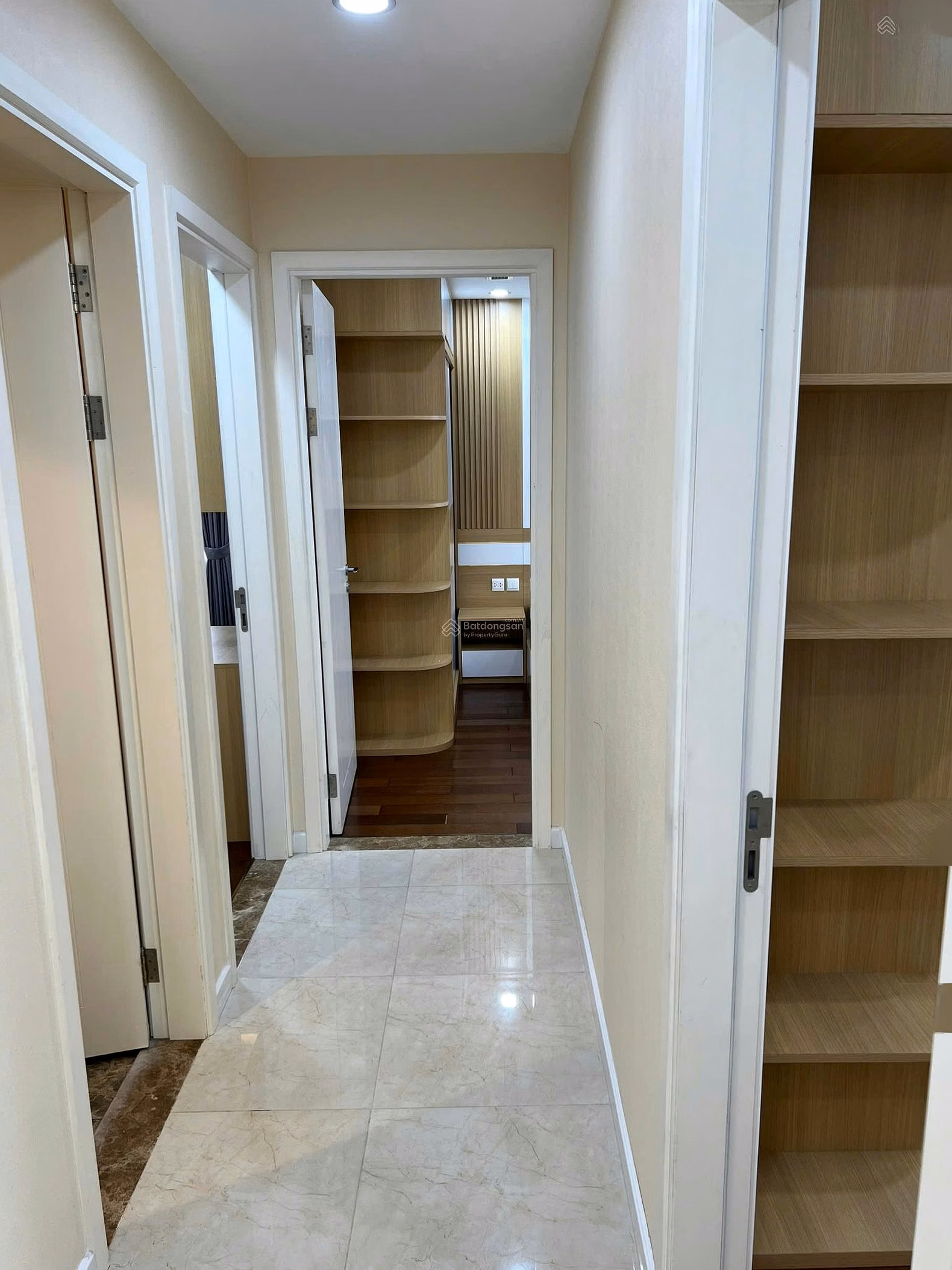 I rent D.Capitale Tran Duy Hung, building C1 - 3 bedrooms/2 bathrooms - 100m² - Fully furnished - Move in now
