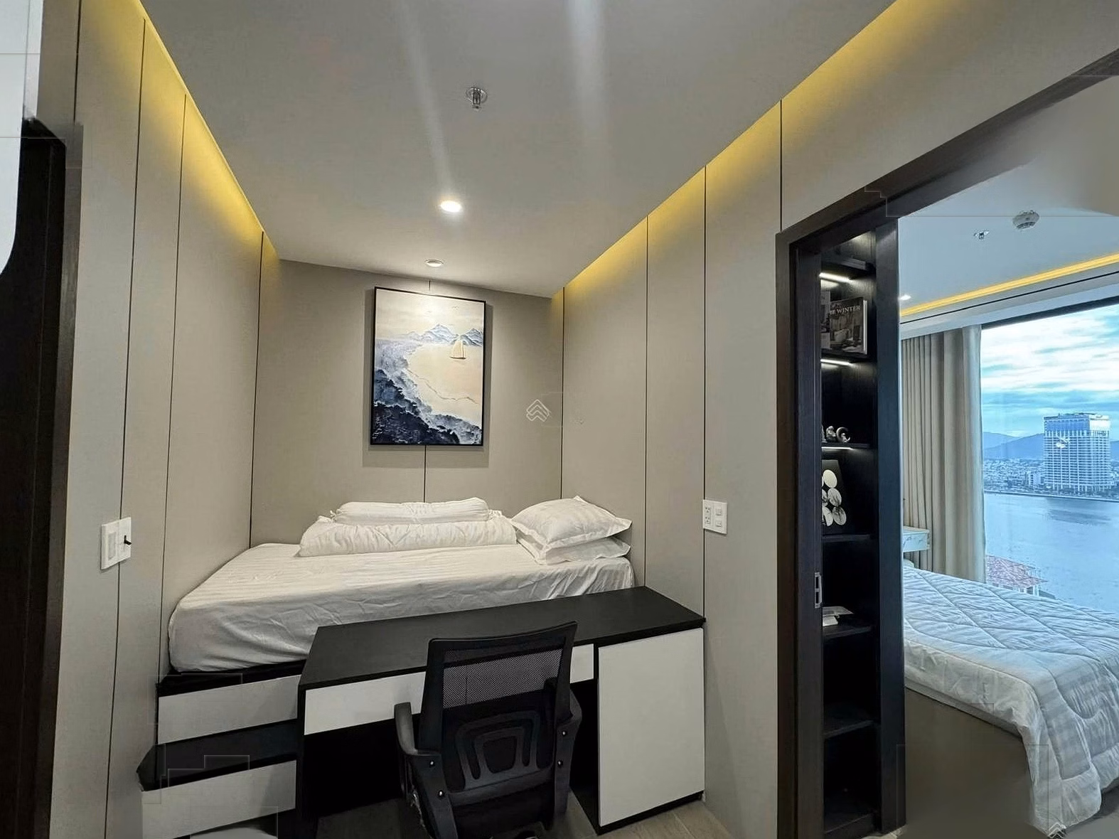 Sun Ponte apartment for rent in Da Nang | 53.2m2 | 1 bedroom + | View of Han River Dragon Bridge | High-end furniture