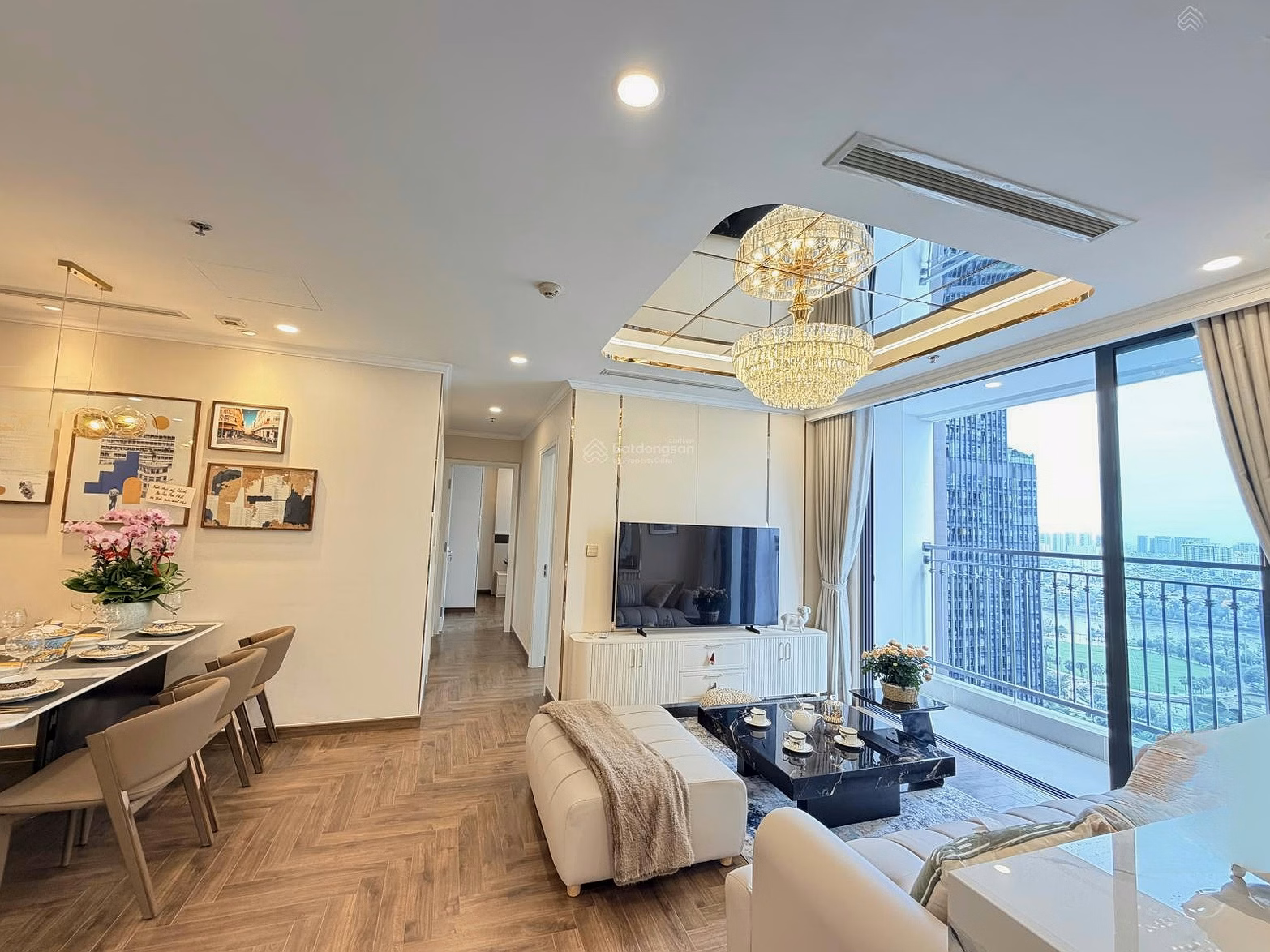 Vinhomes Central Park apartment for sale. Shopping cart July 2026, full pink book, price from 8.5 billion